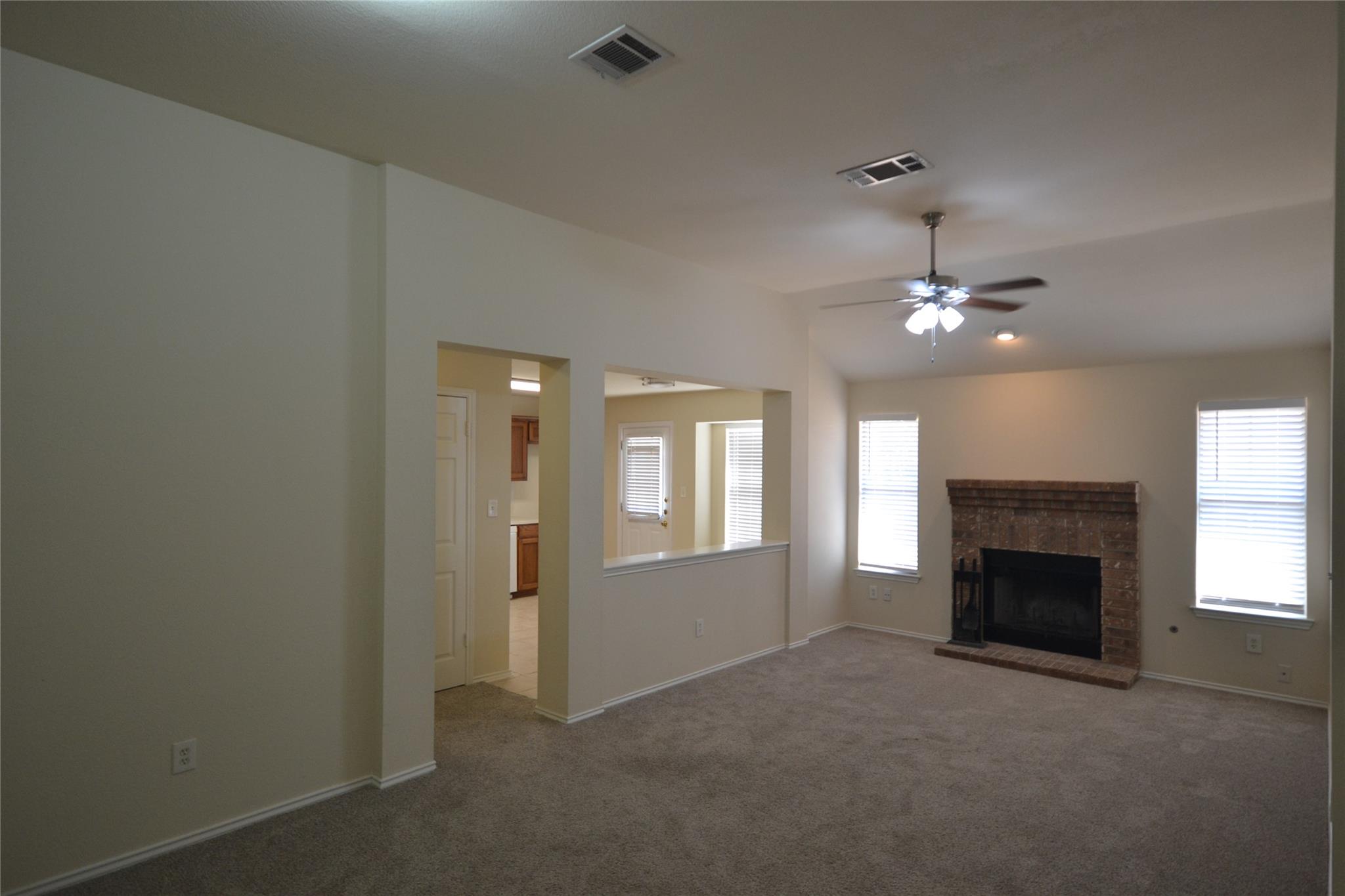 718 Meadow View Dr Property Photo 5