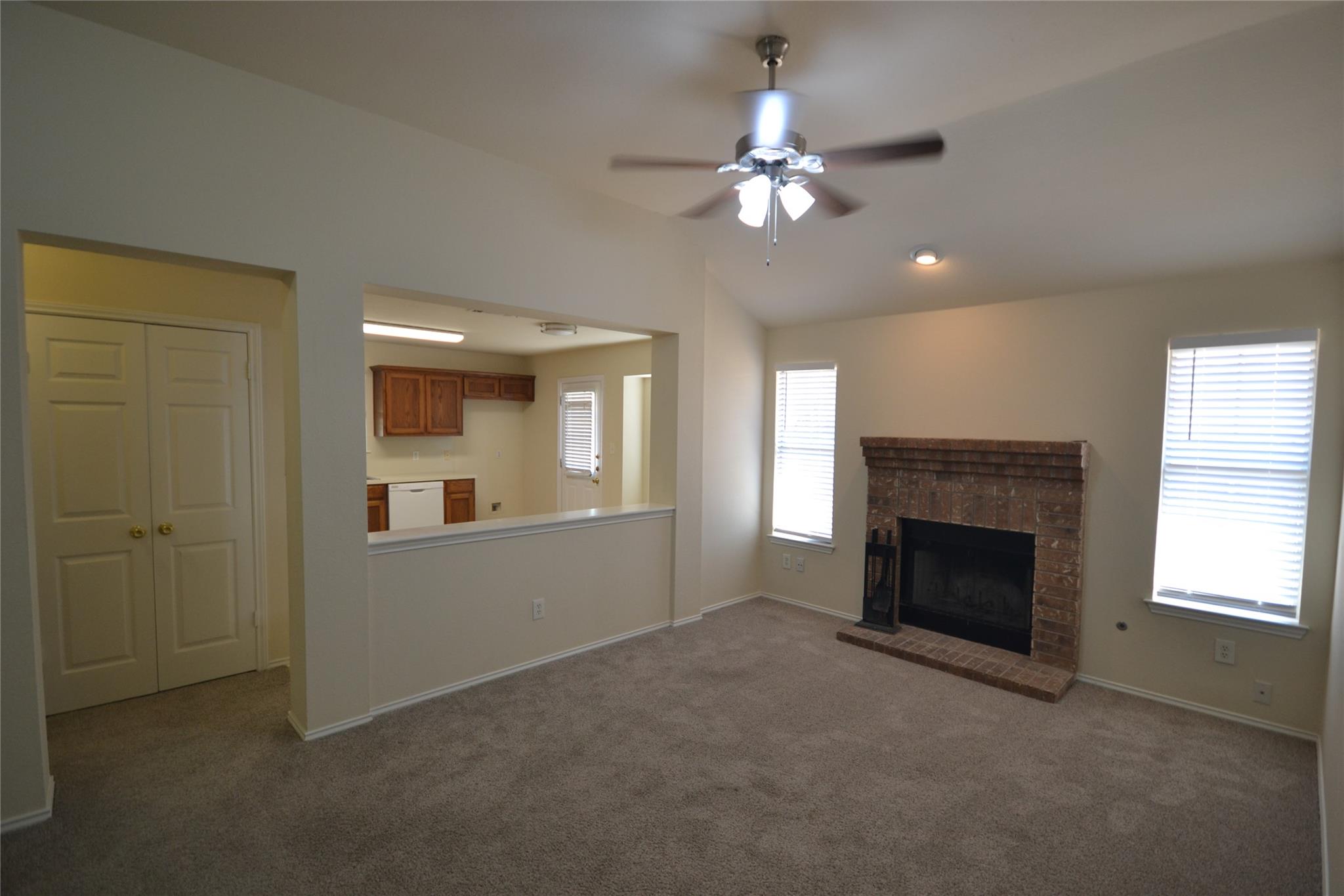 718 Meadow View Dr Property Photo 6