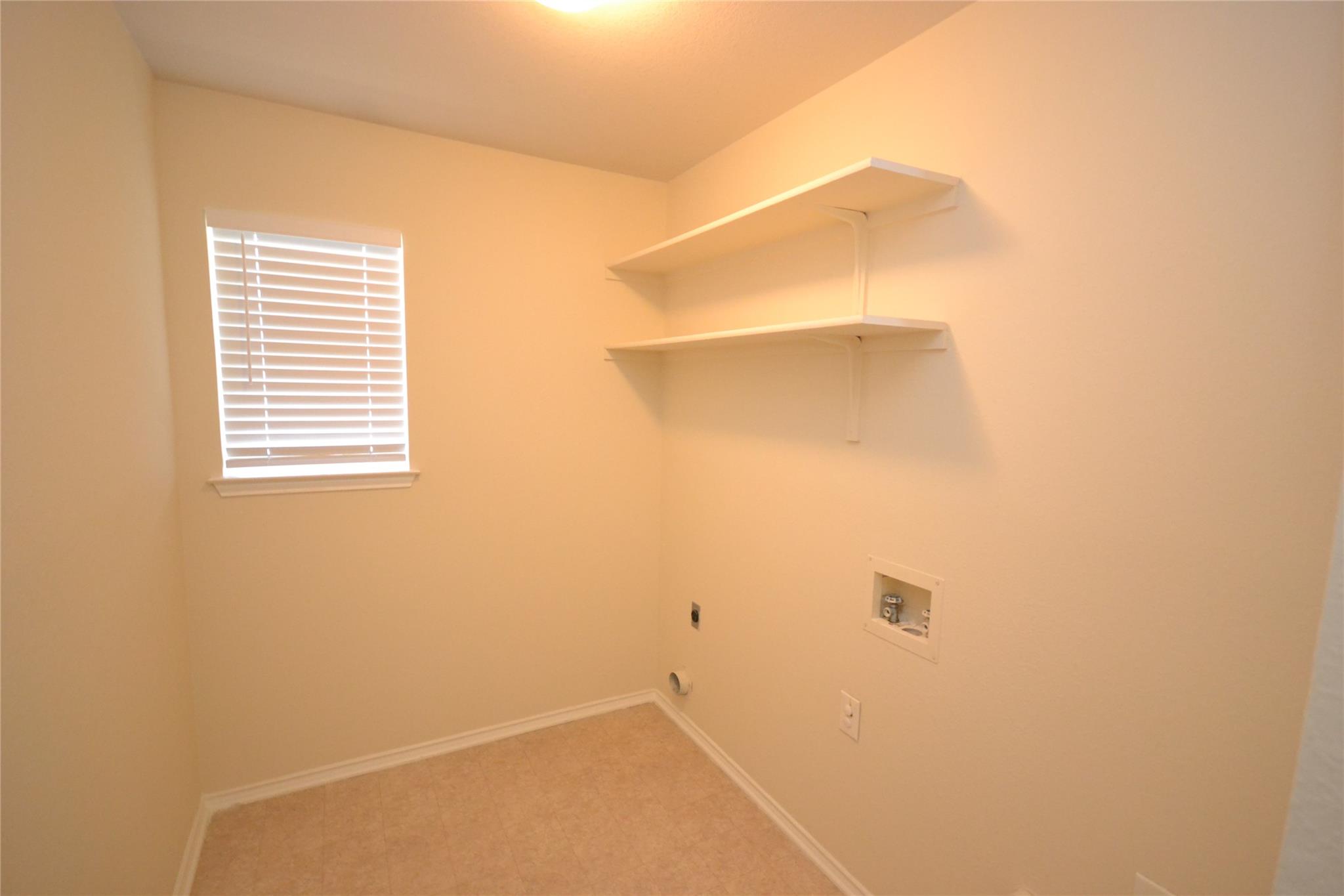 718 Meadow View Dr Property Photo 8