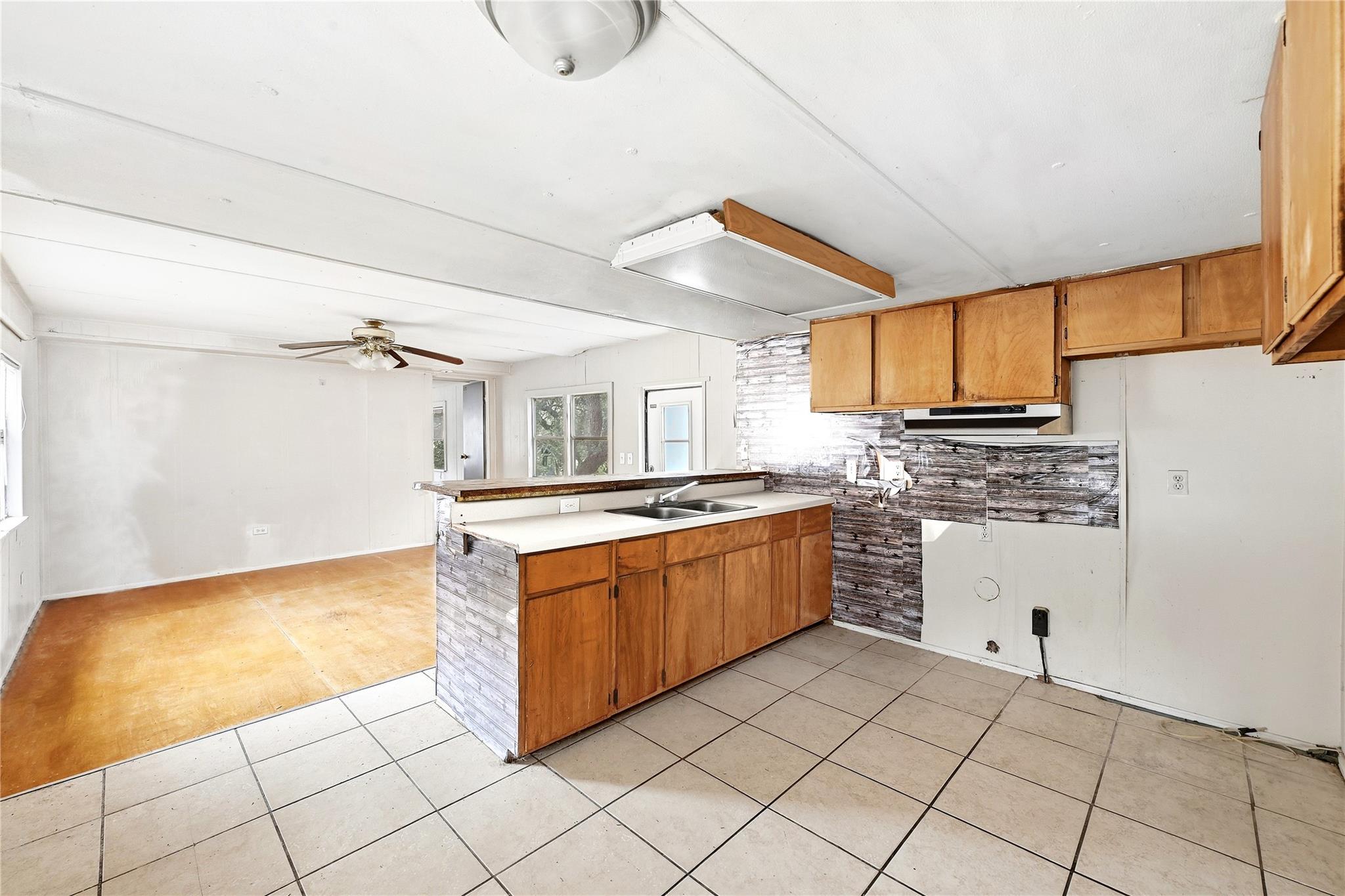 801 Len Bar Ct Property Photo 8