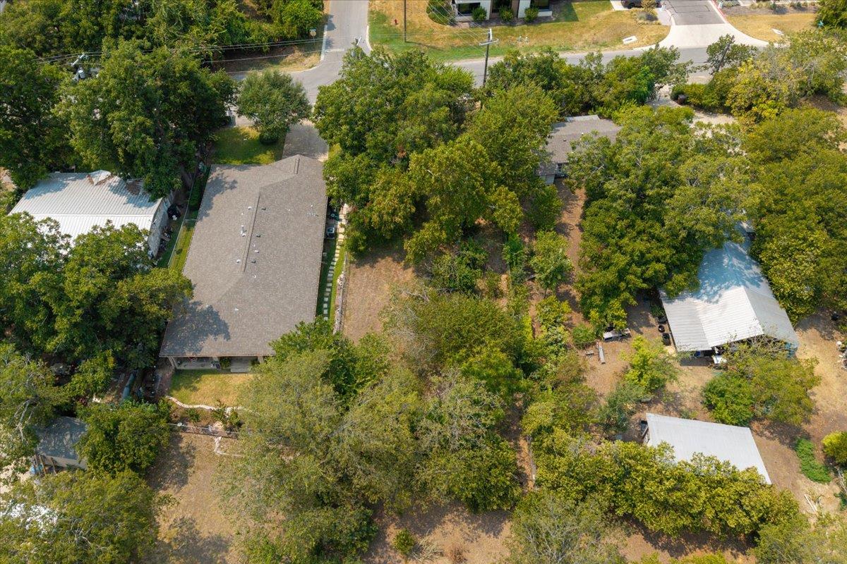 513 N Lewis St Property Photo 7