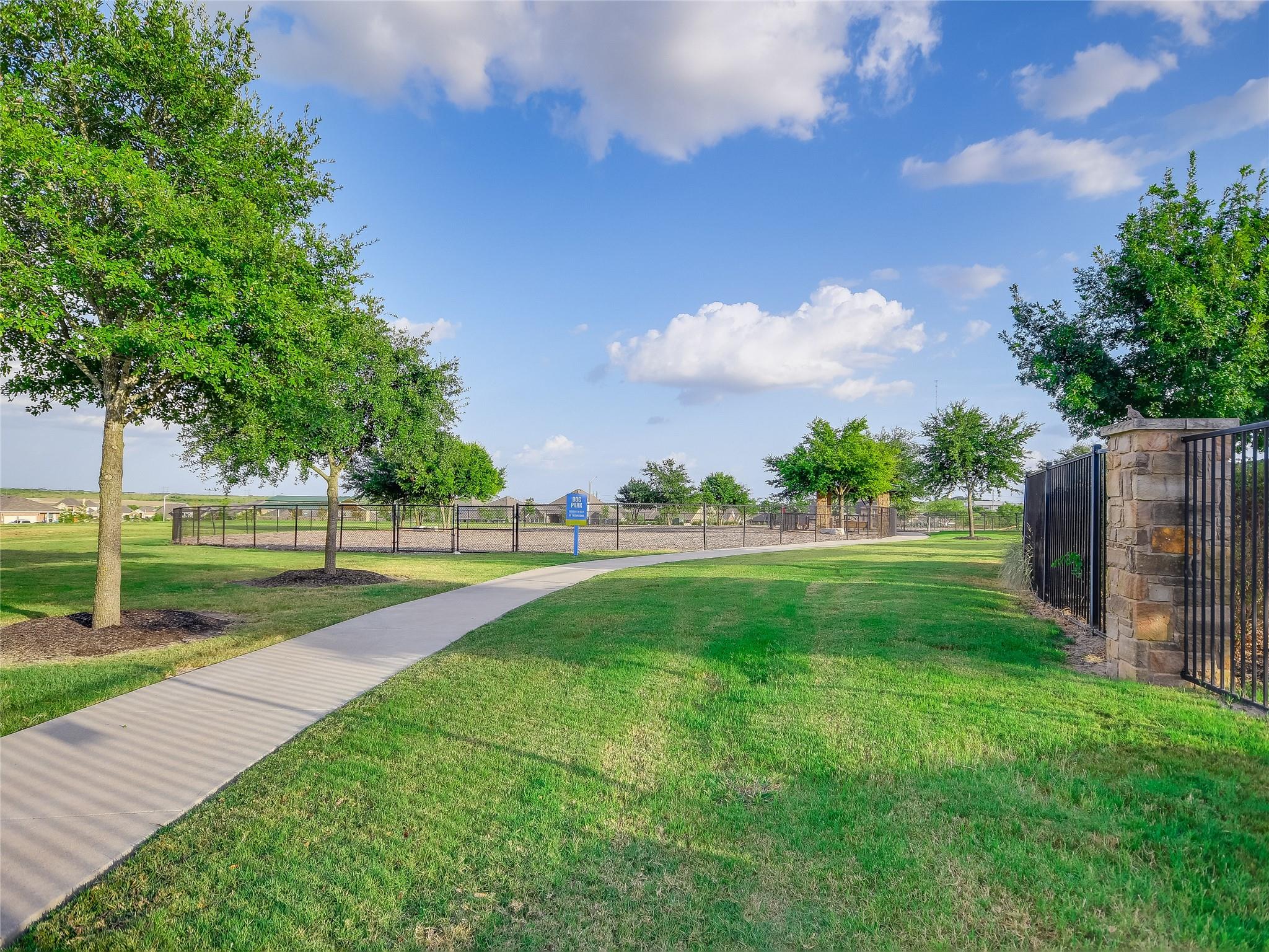 163 Longstraw Dr Property Photo 23