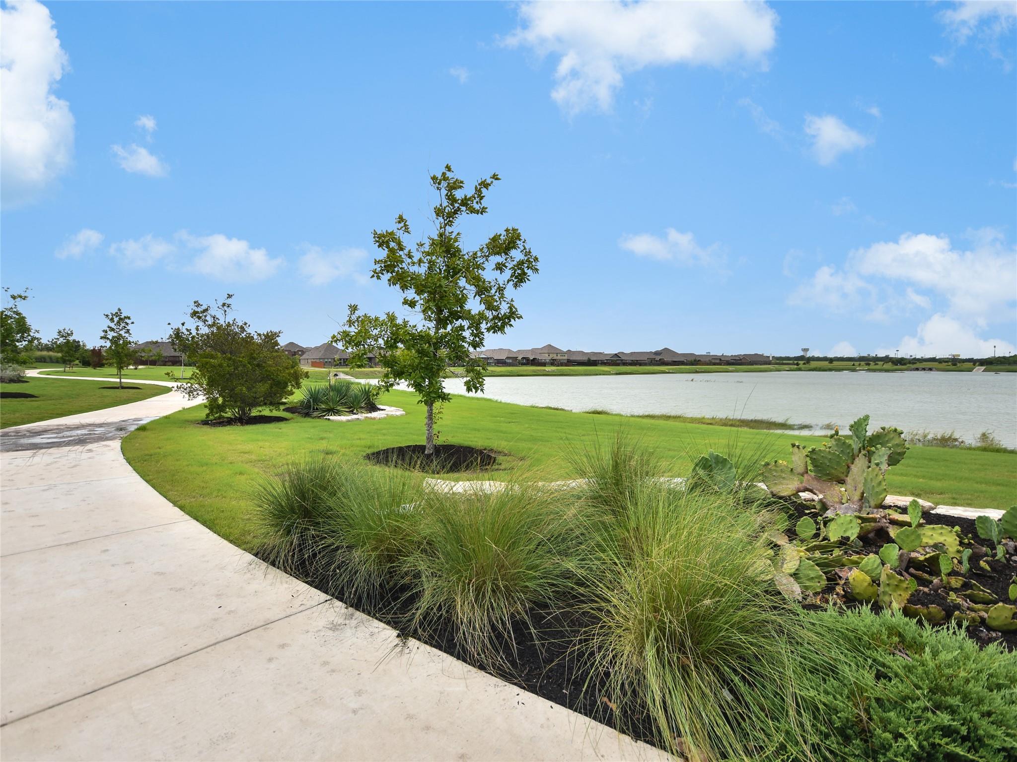 163 Longstraw Dr Property Photo 25