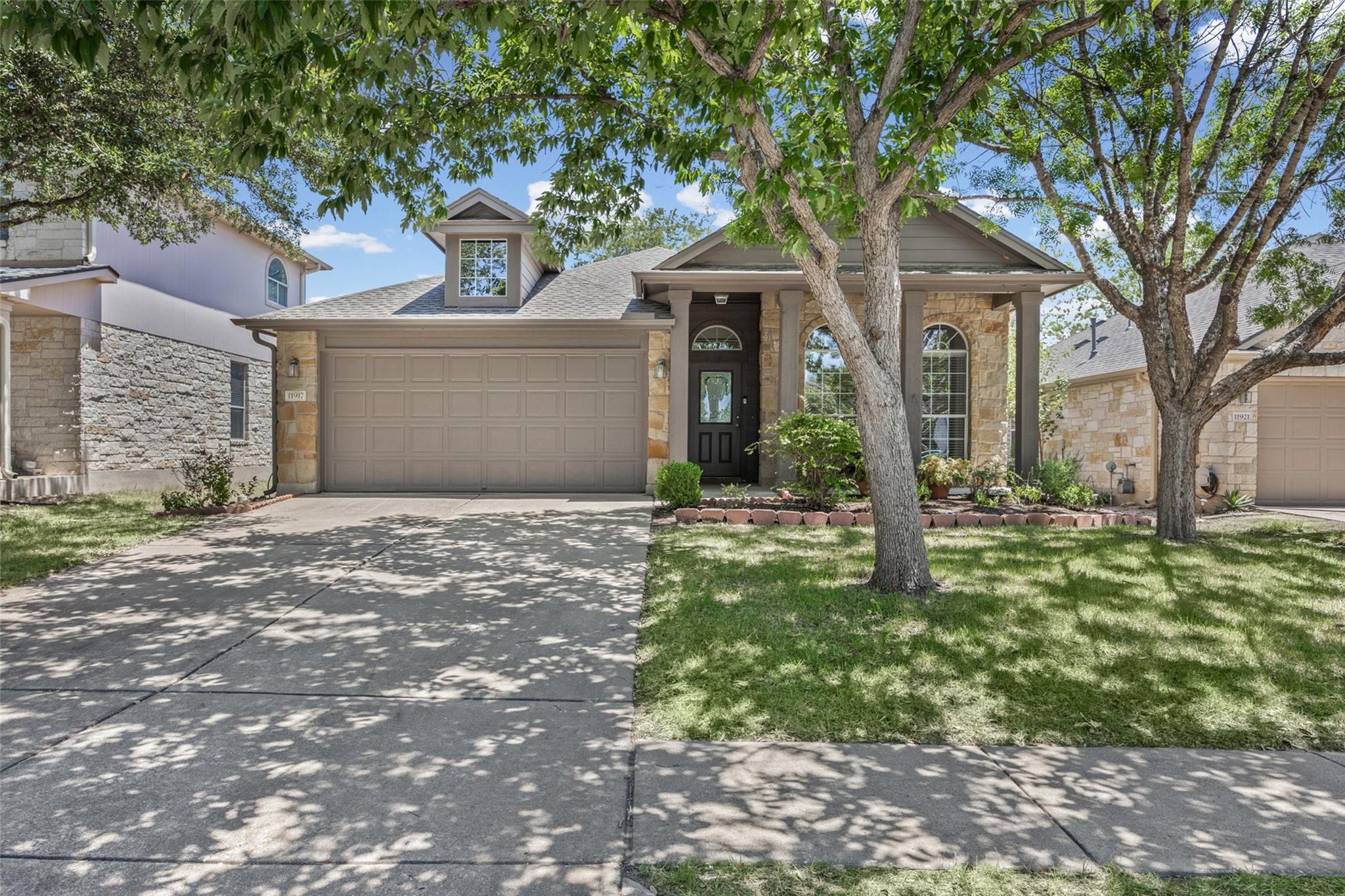 11917 Buzz Schneider Ln Property Photo 1