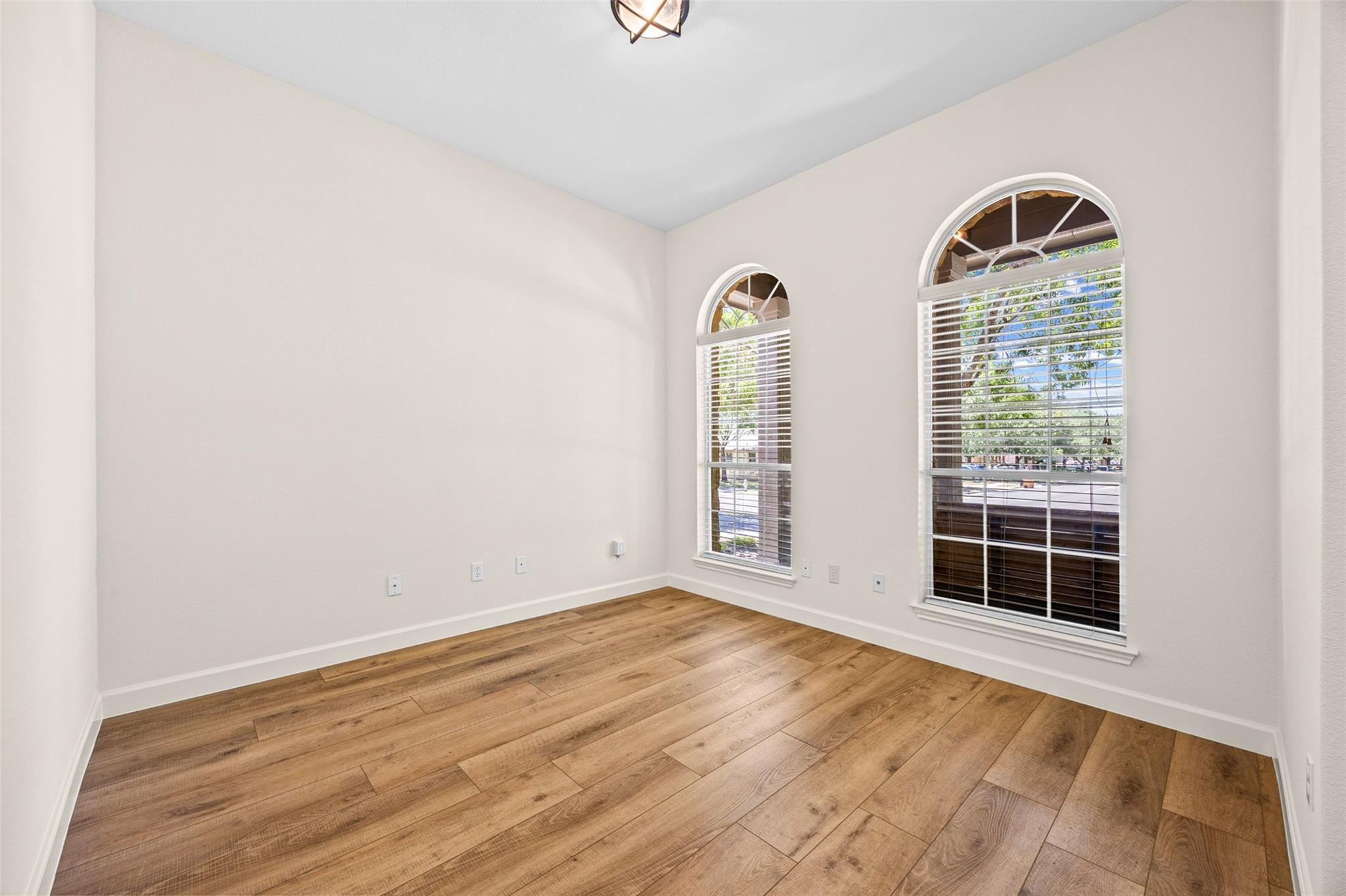 11917 Buzz Schneider Ln Property Photo 11