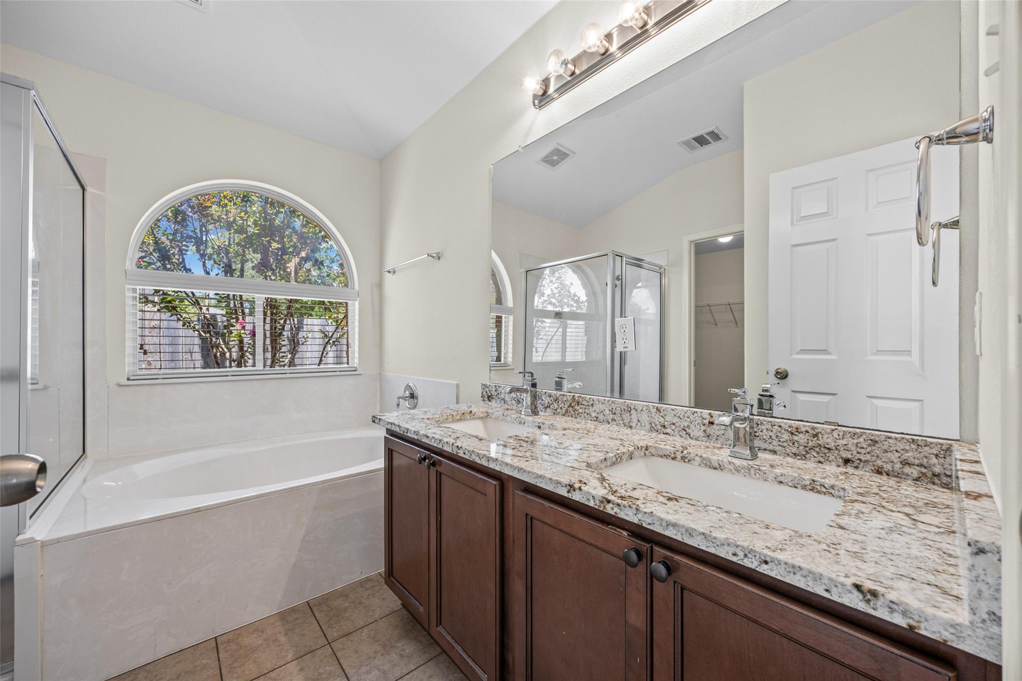 11917 Buzz Schneider Ln Property Photo 14