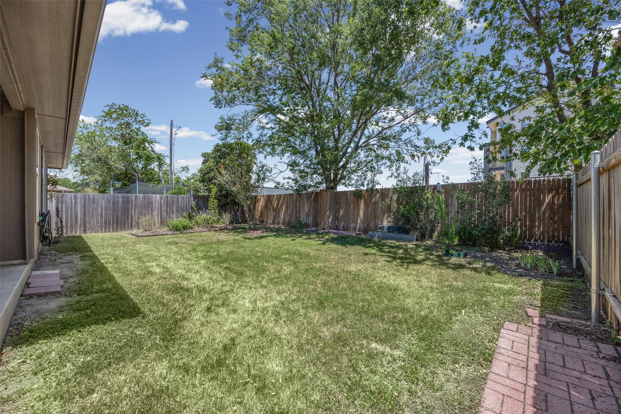 11917 Buzz Schneider Ln Property Photo 20