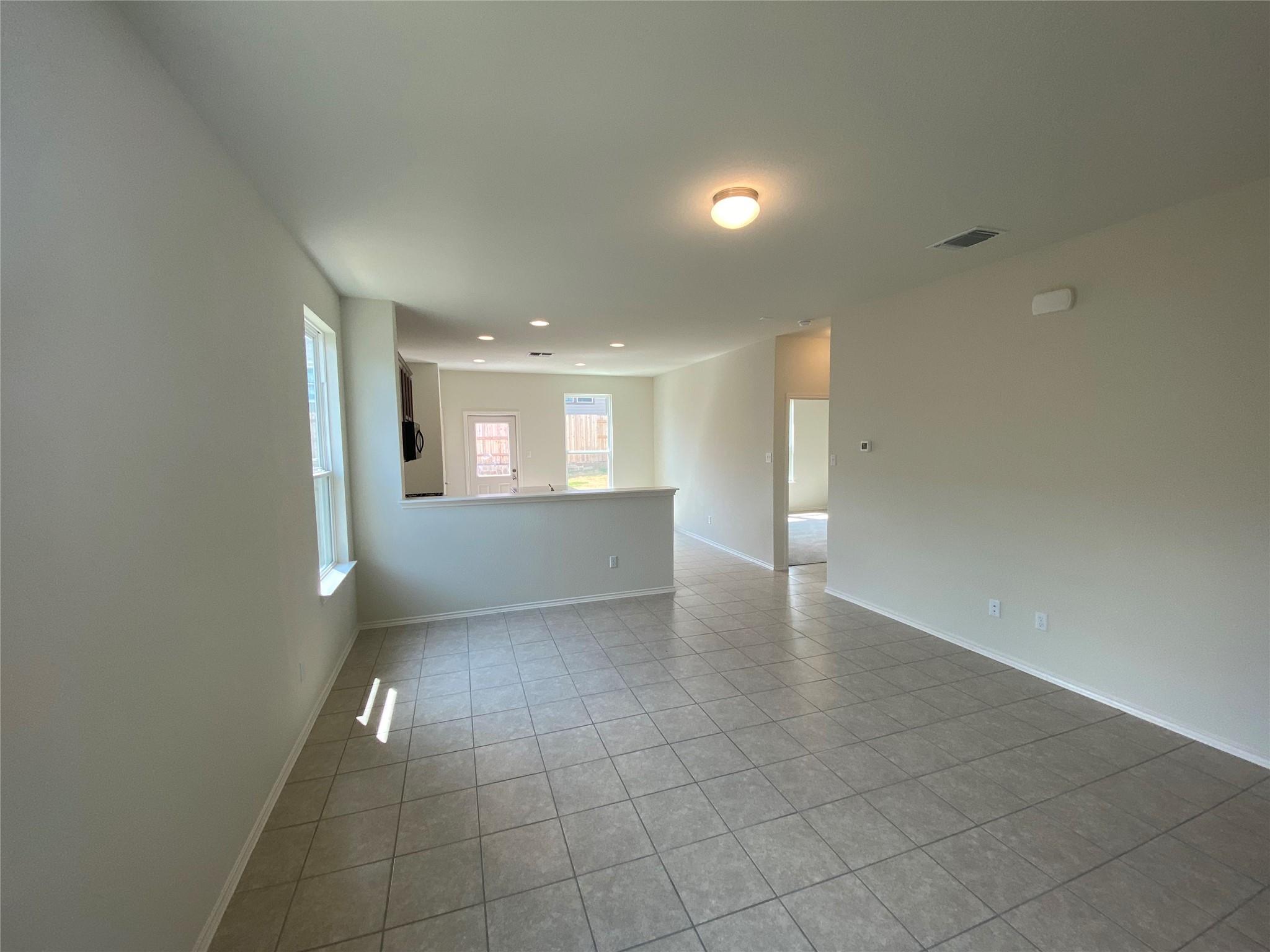 204 Nettletree Dr Property Photo 4