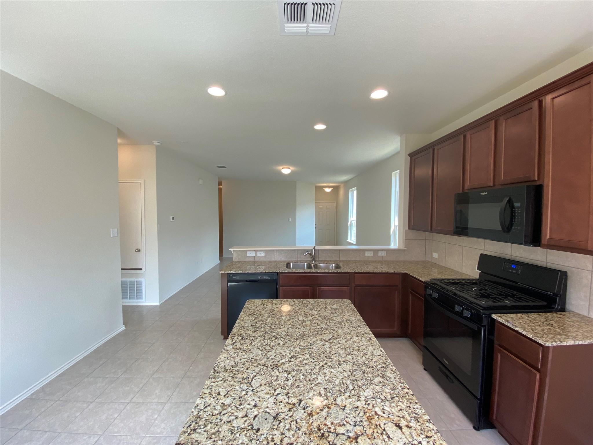 204 Nettletree Dr Property Photo 8