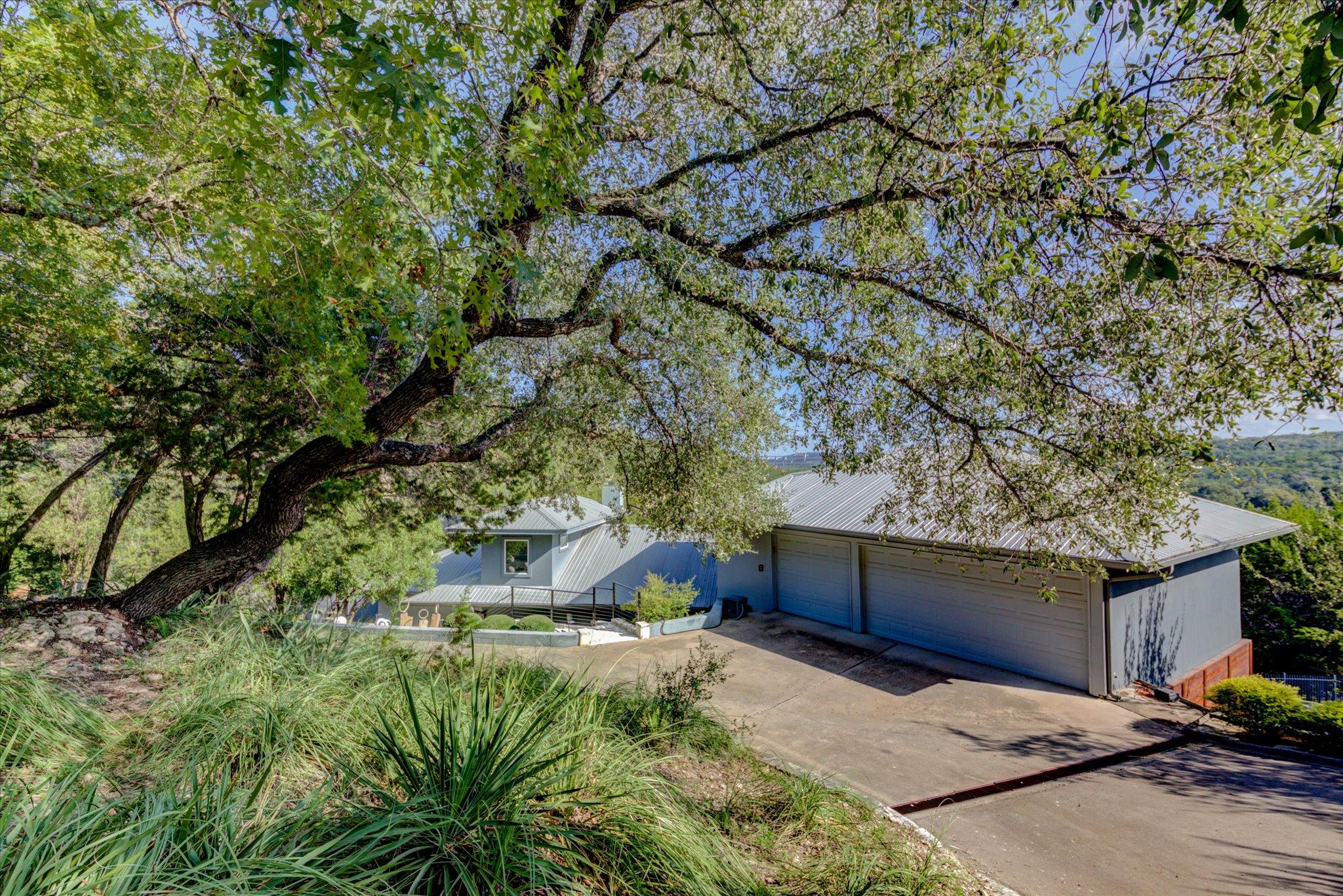 13710 Hunters Pass Property Photo 1
