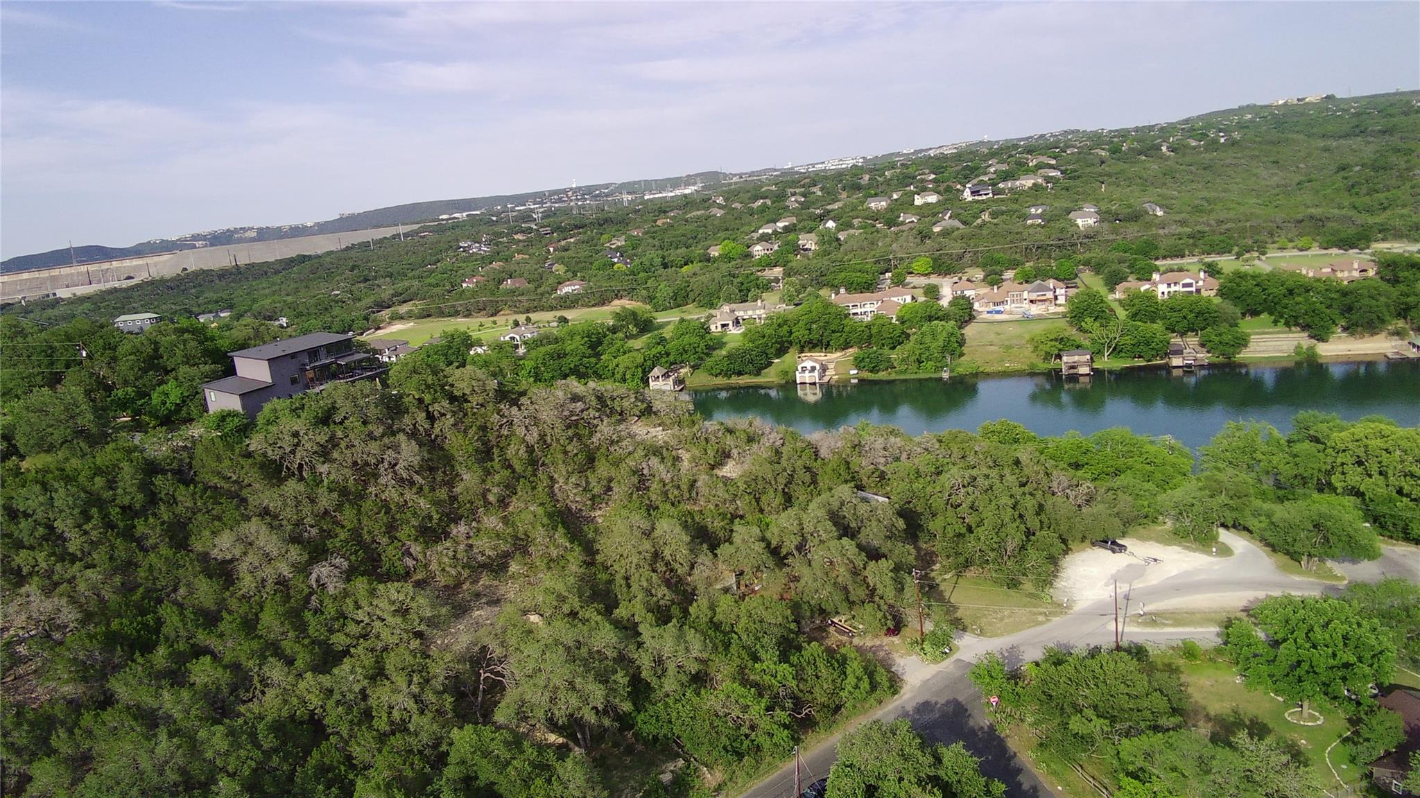 2717 Long Bow Trl Property Photo 3