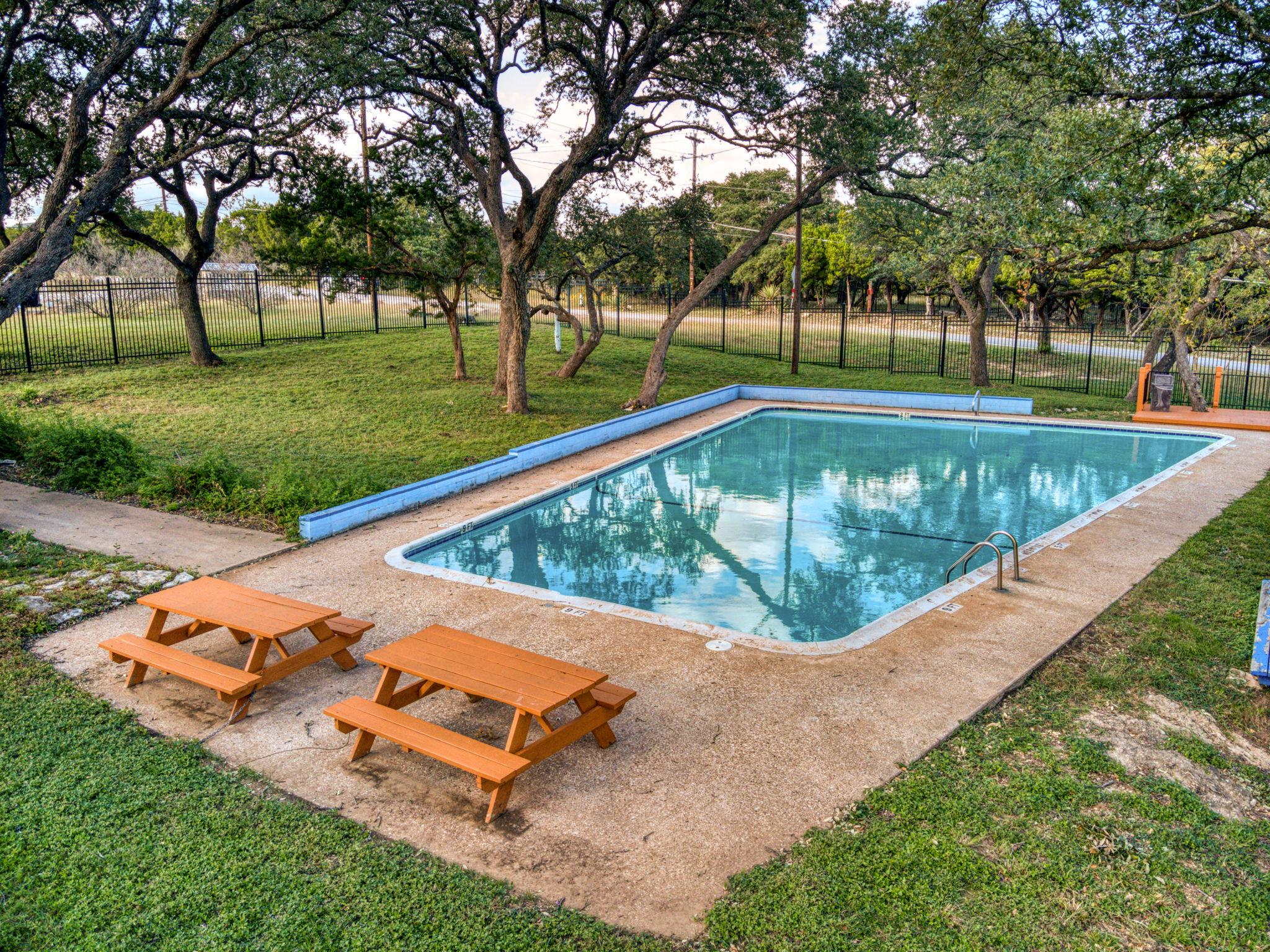 2717 Long Bow Trl Property Photo 15