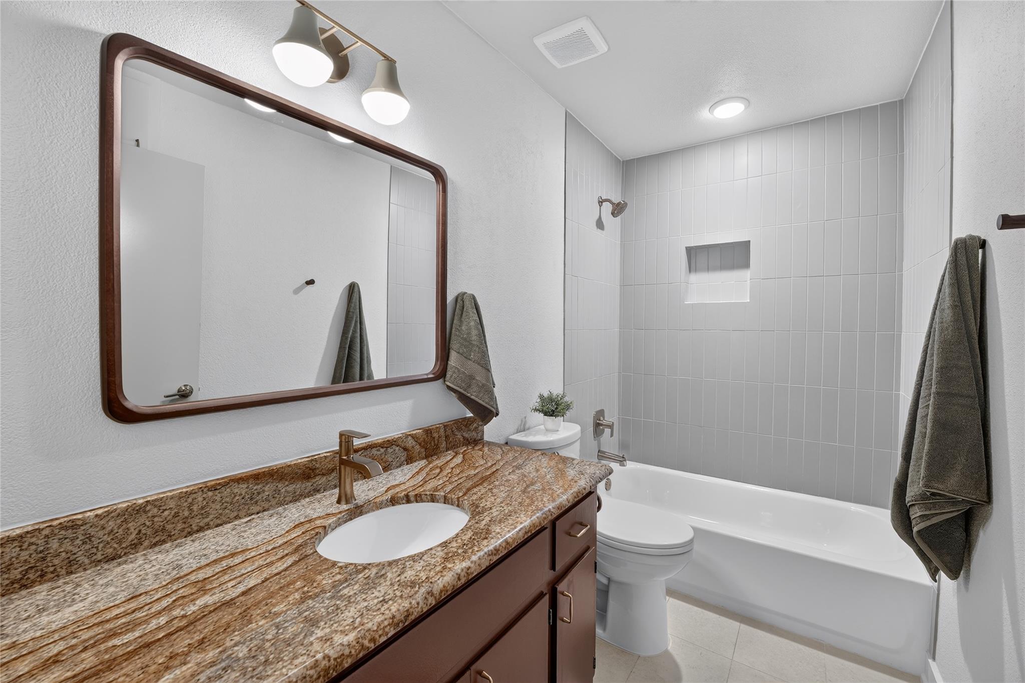 13005 Powderhorn St Property Photo 6