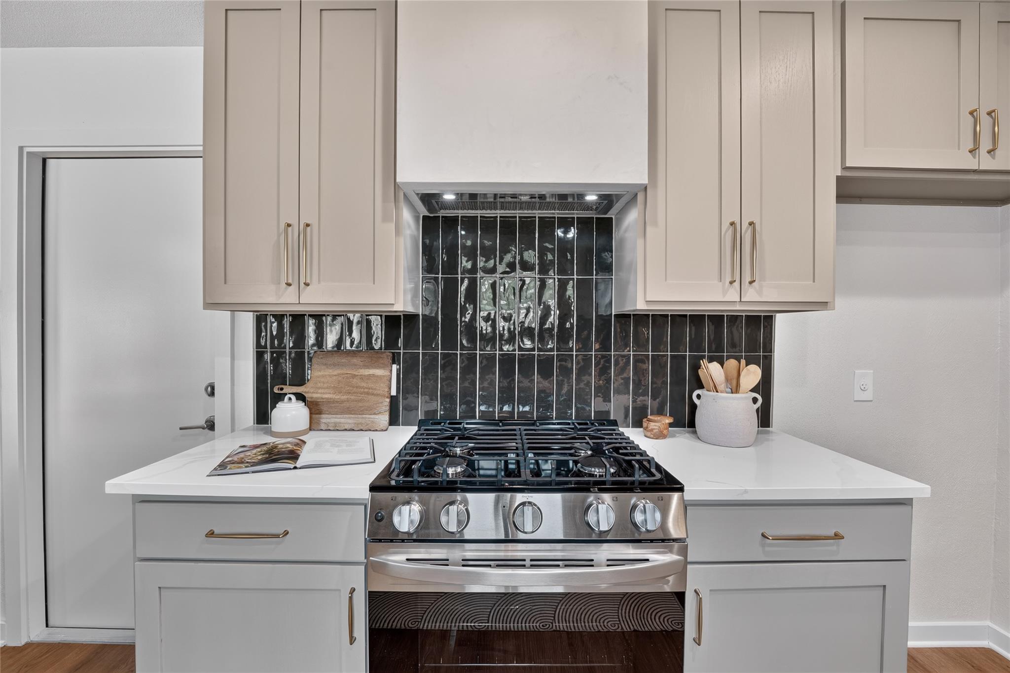13005 Powderhorn St Property Photo 8