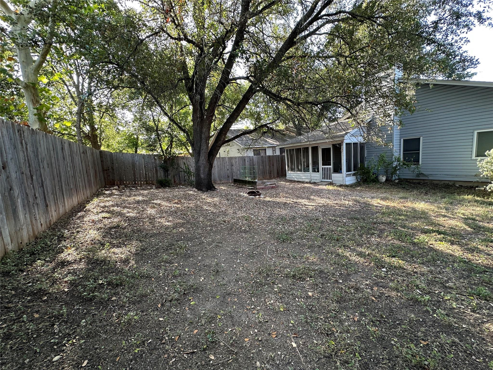 1010 Bodgers Dr Property Photo 12