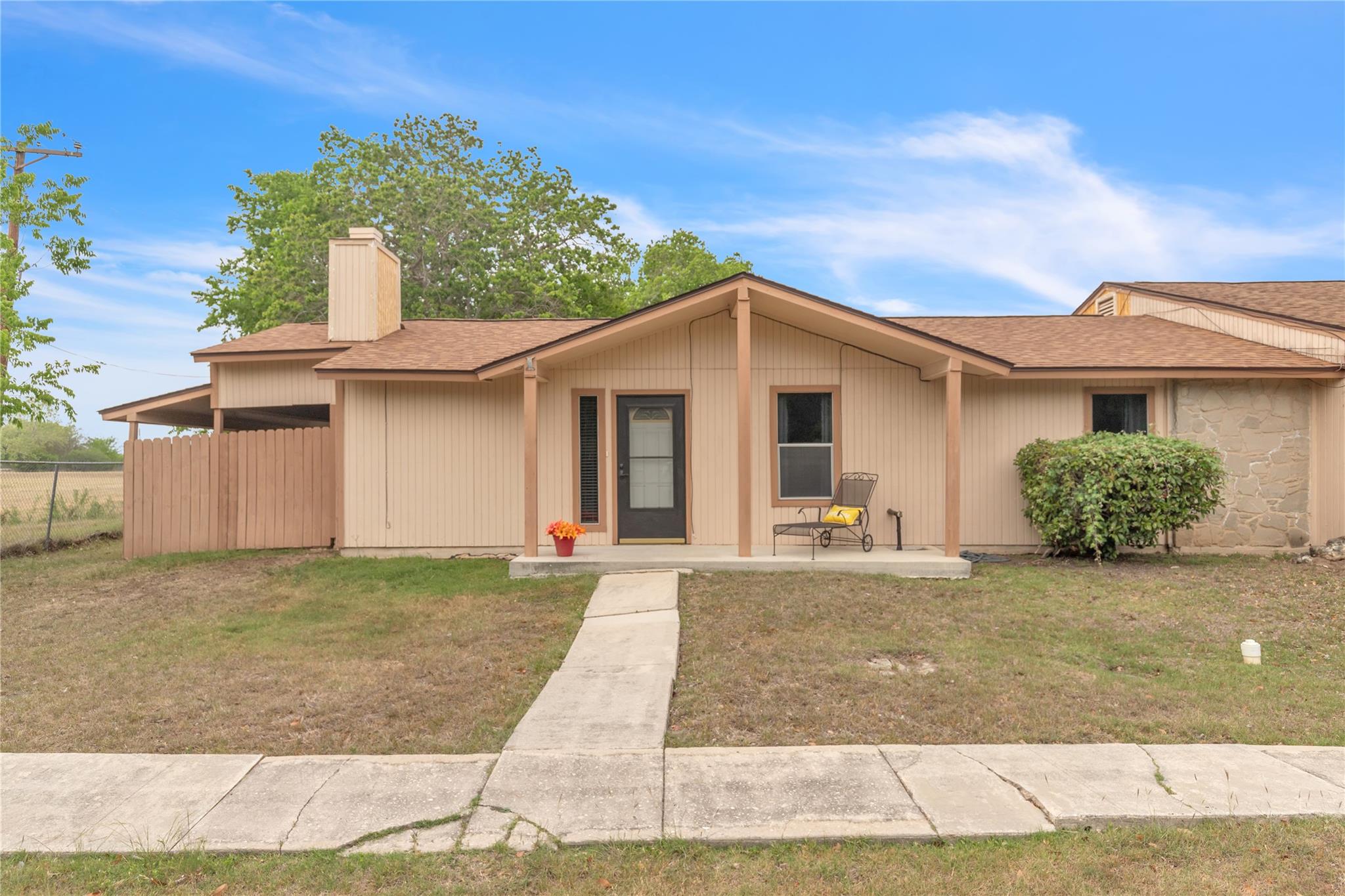 1051 Country Club Dr 20 Property Photo