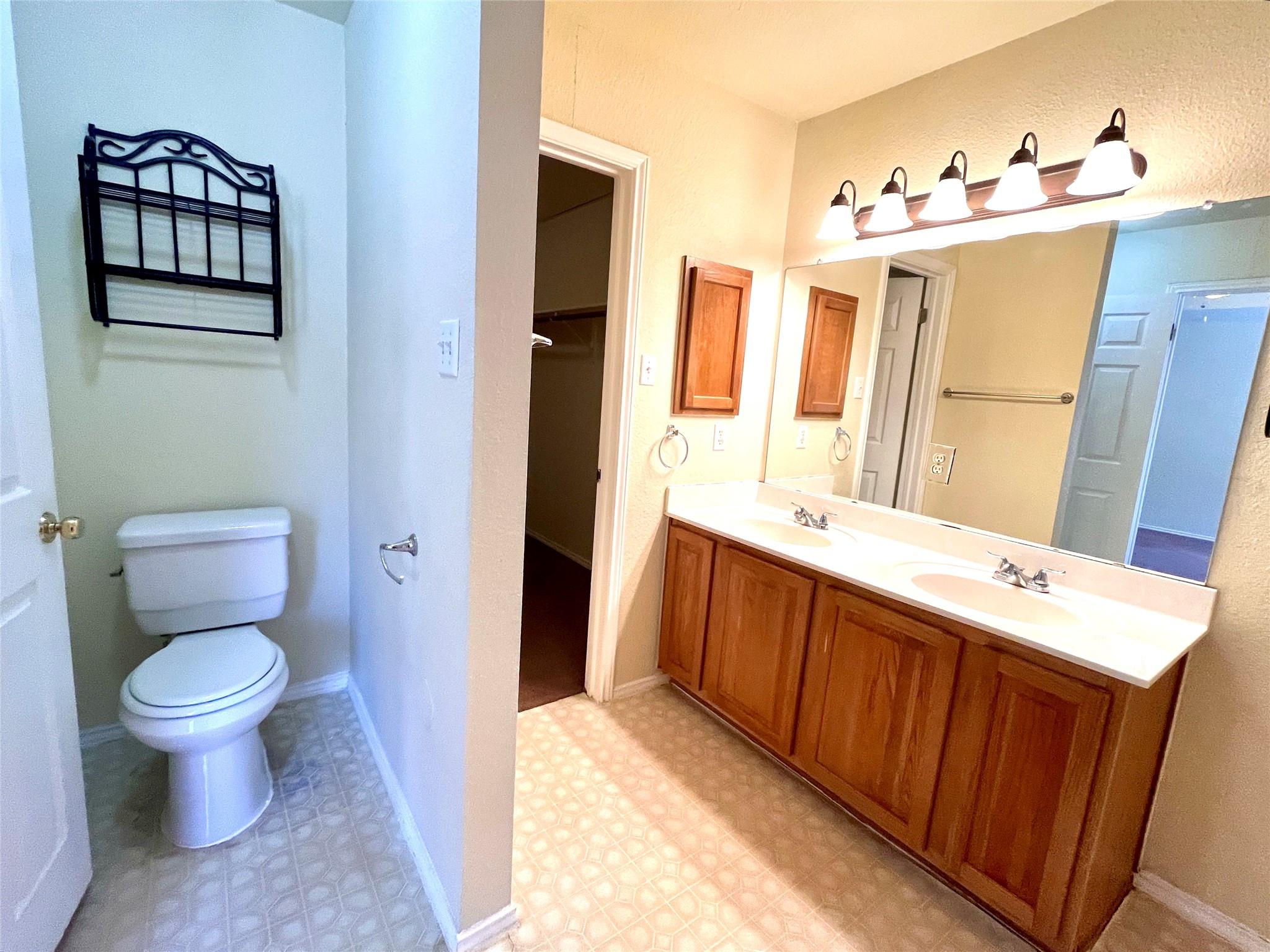 100 Giancarlos Ln Property Photo 11