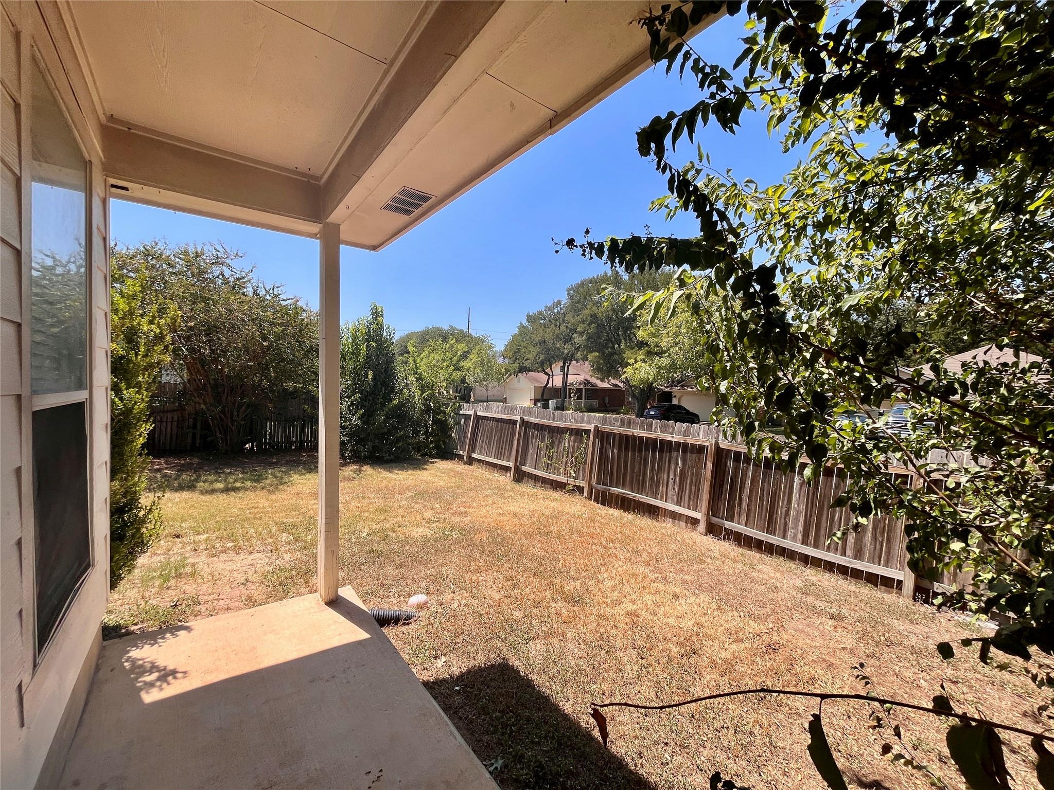 100 Giancarlos Ln Property Photo 18