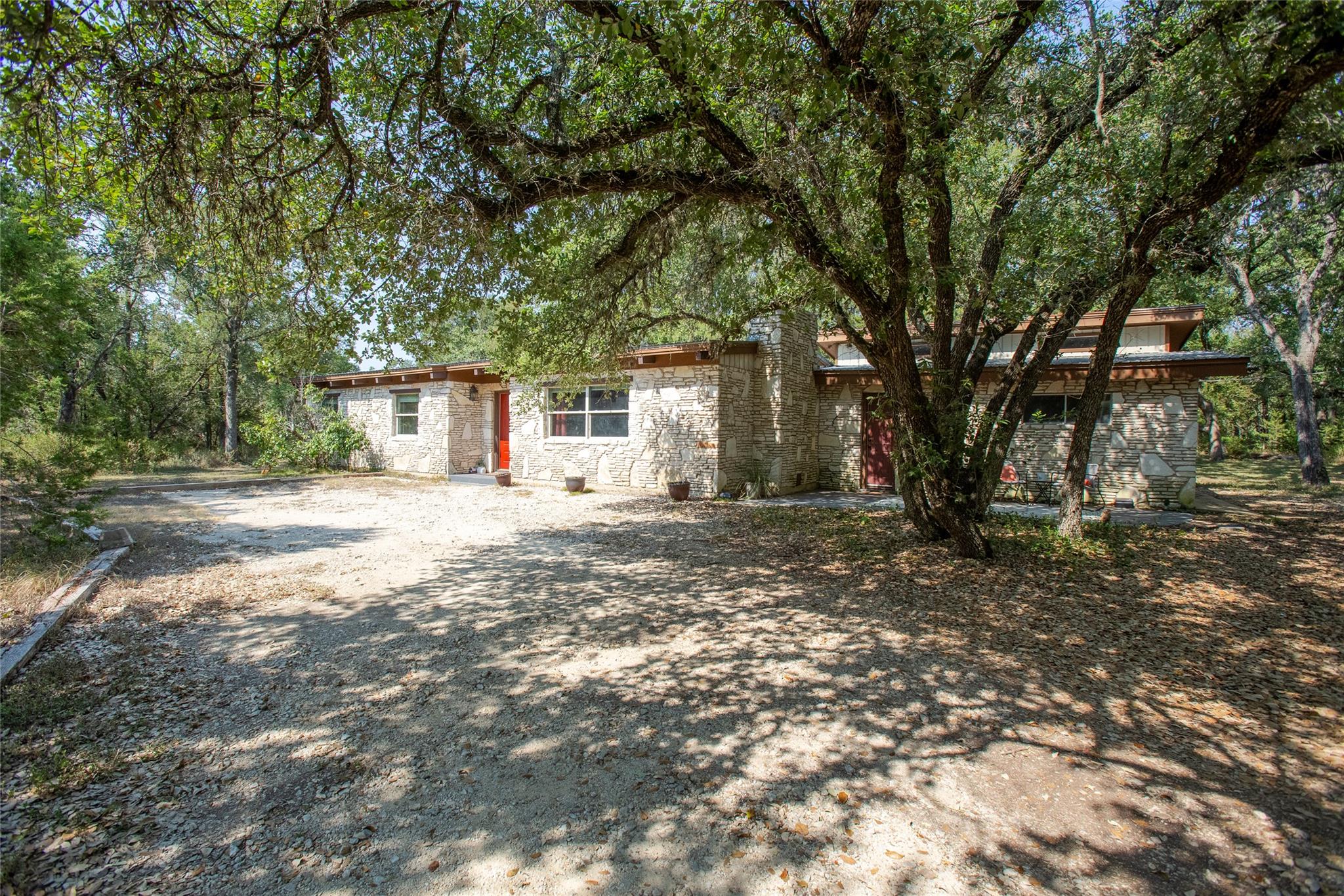 111 Merrywood Ln Property Photo 1
