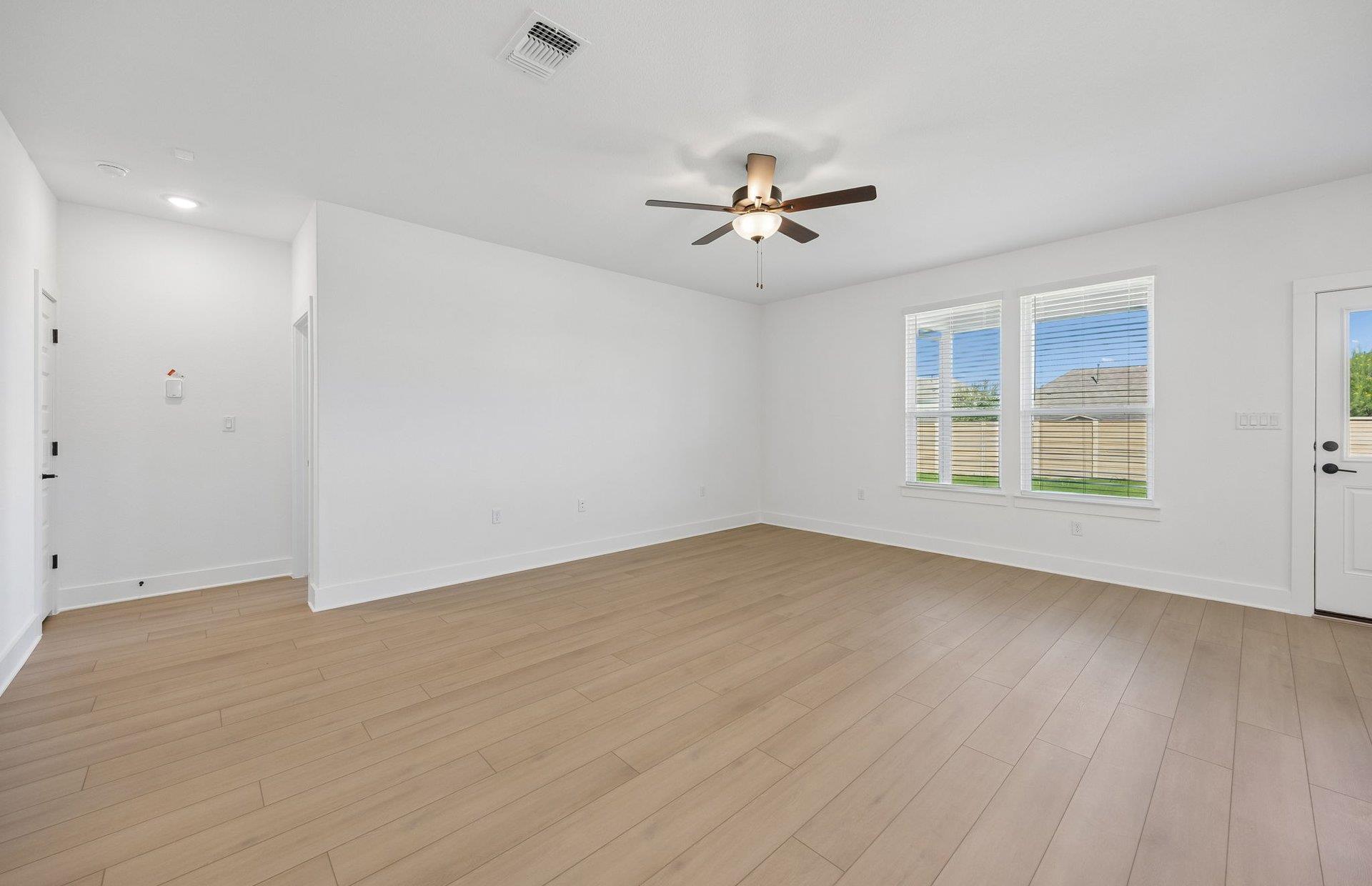 16824 Bustillos Pass Property Photo 8