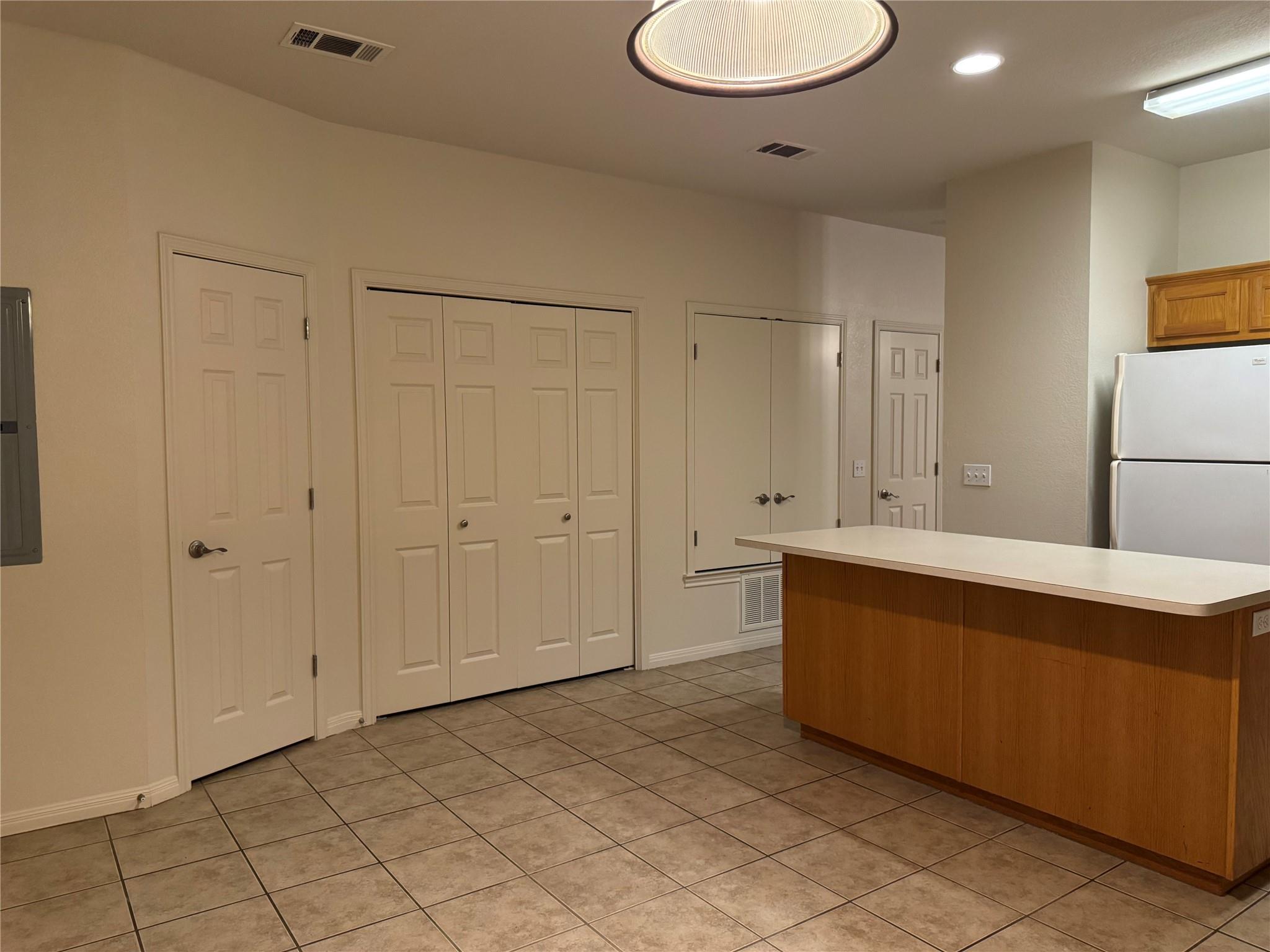9 Deerfield Dr #b Property Photo 6