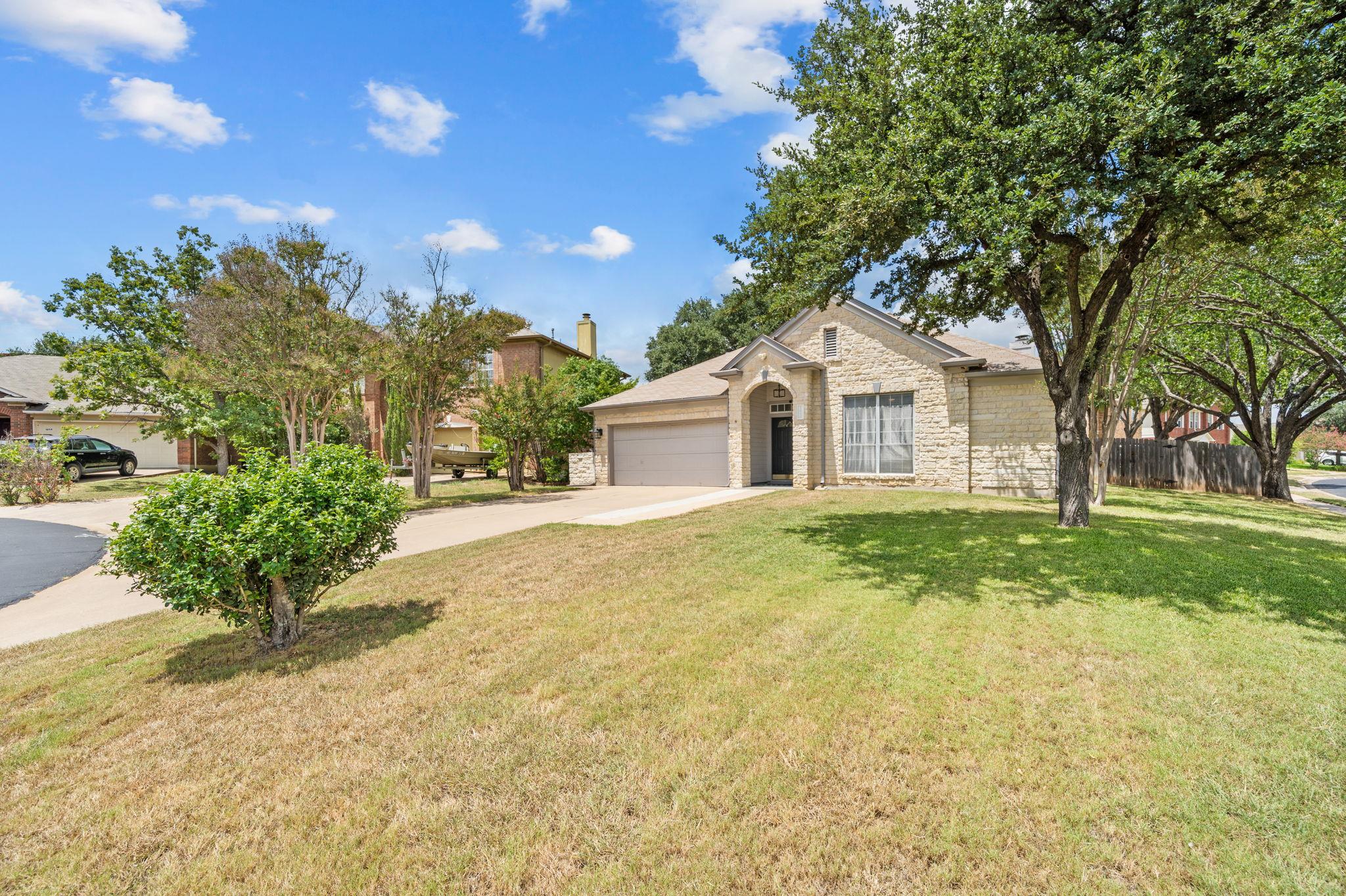 1600 Viki Lynn Ct Property Photo 3
