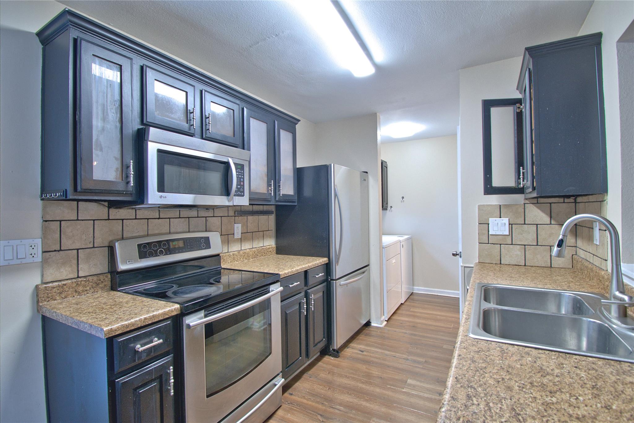1015 E Yager Ln #151 Property Photo 4