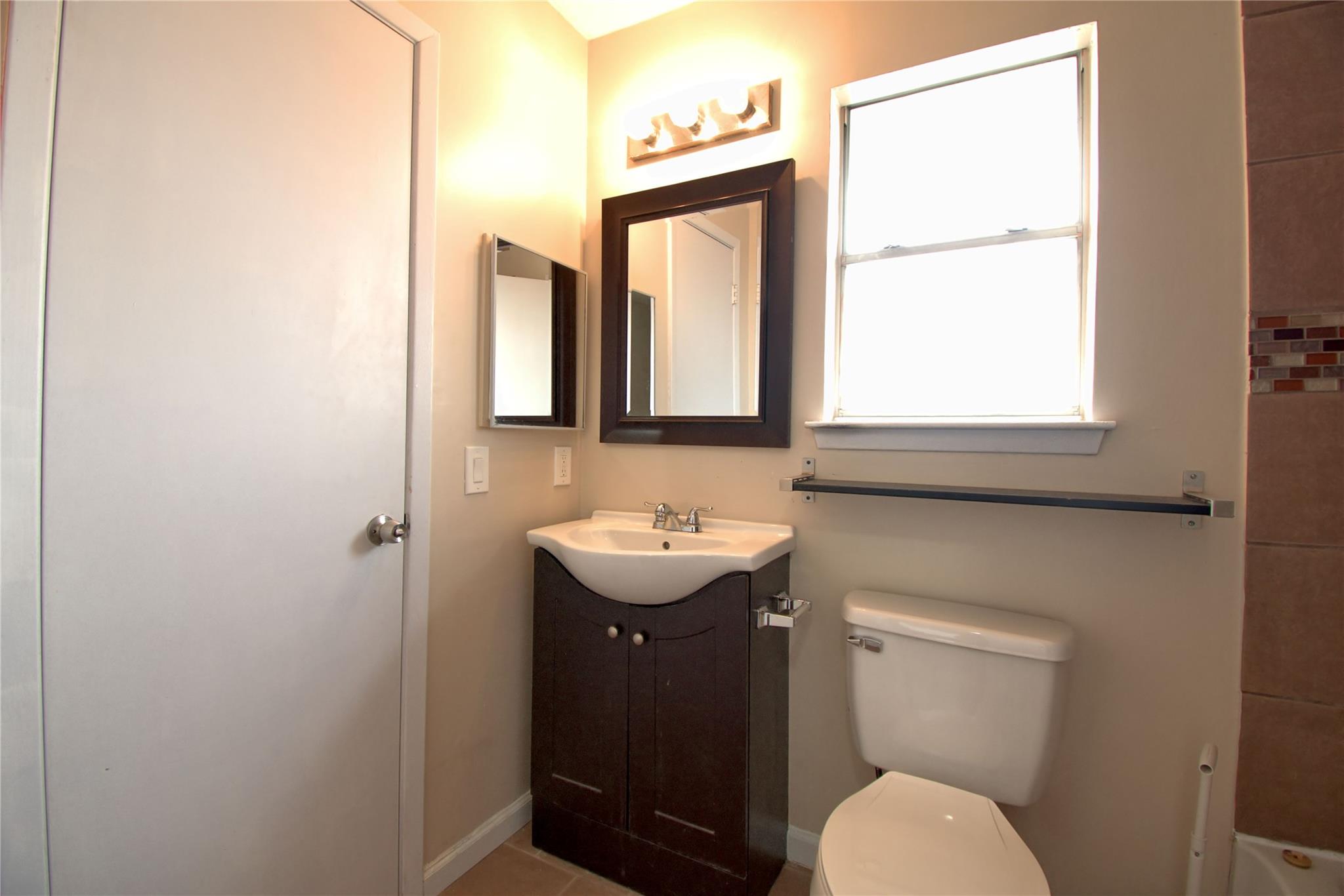1015 E Yager Ln #151 Property Photo 11