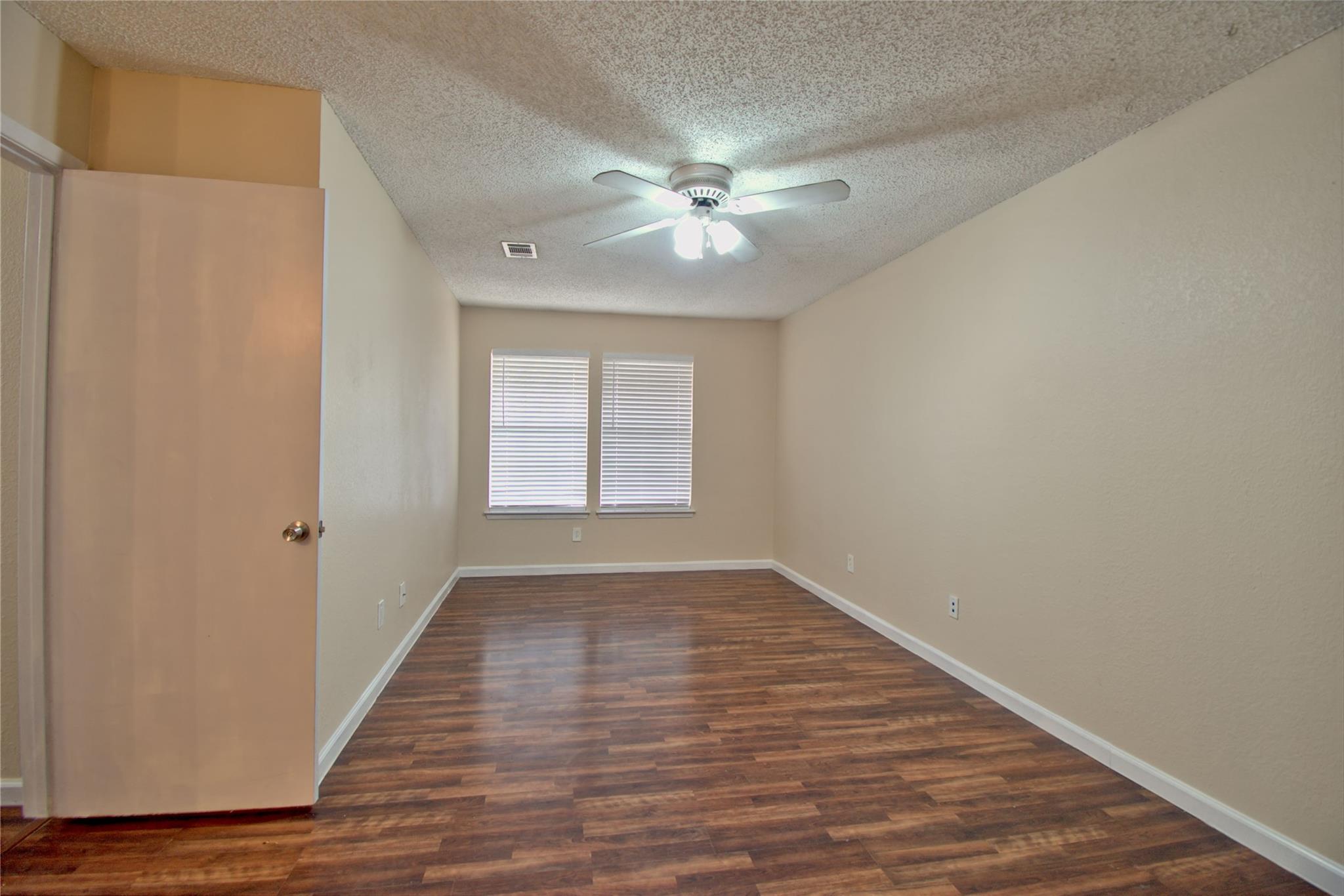 1015 E Yager Ln #151 Property Photo 13