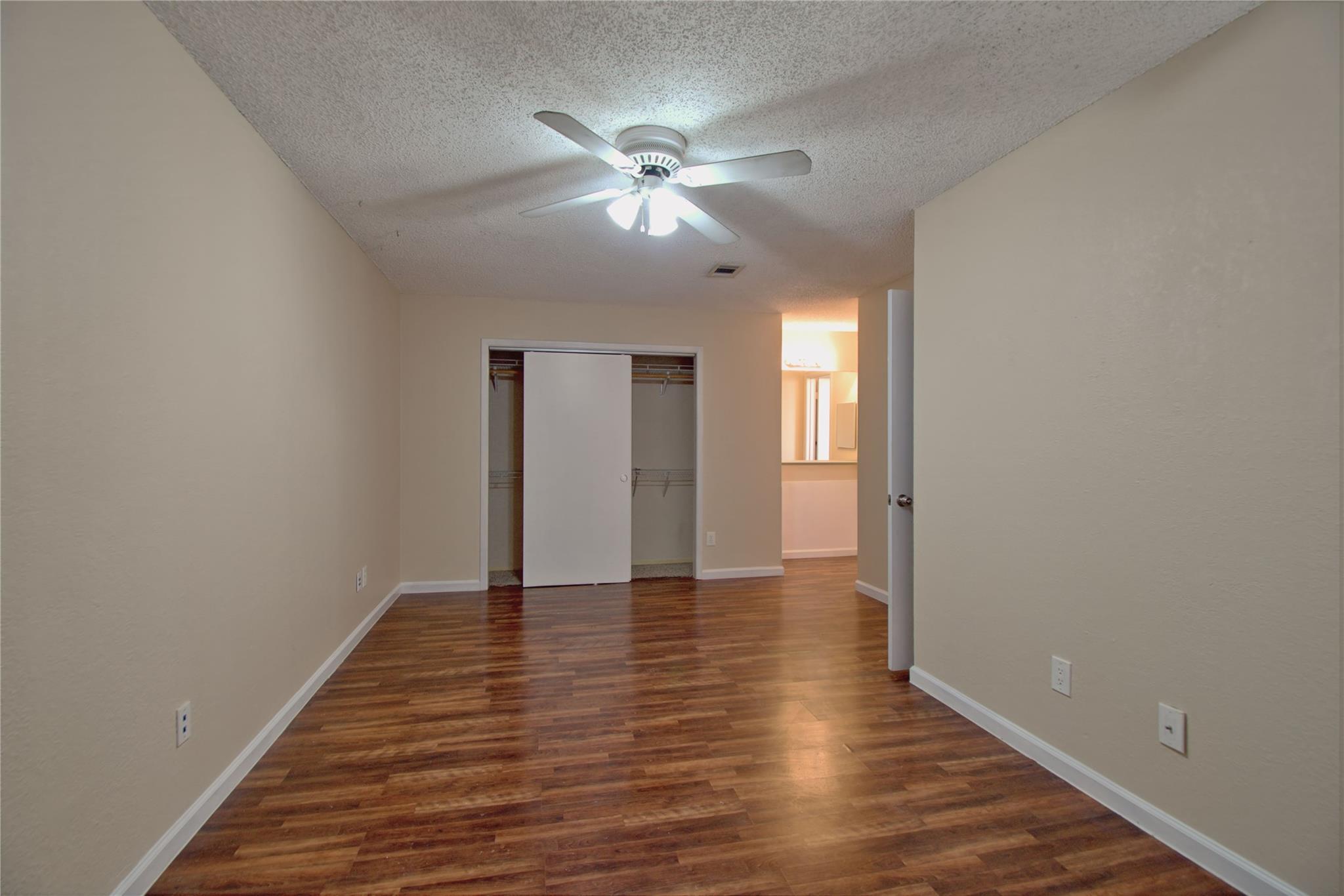 1015 E Yager Ln #151 Property Photo 14