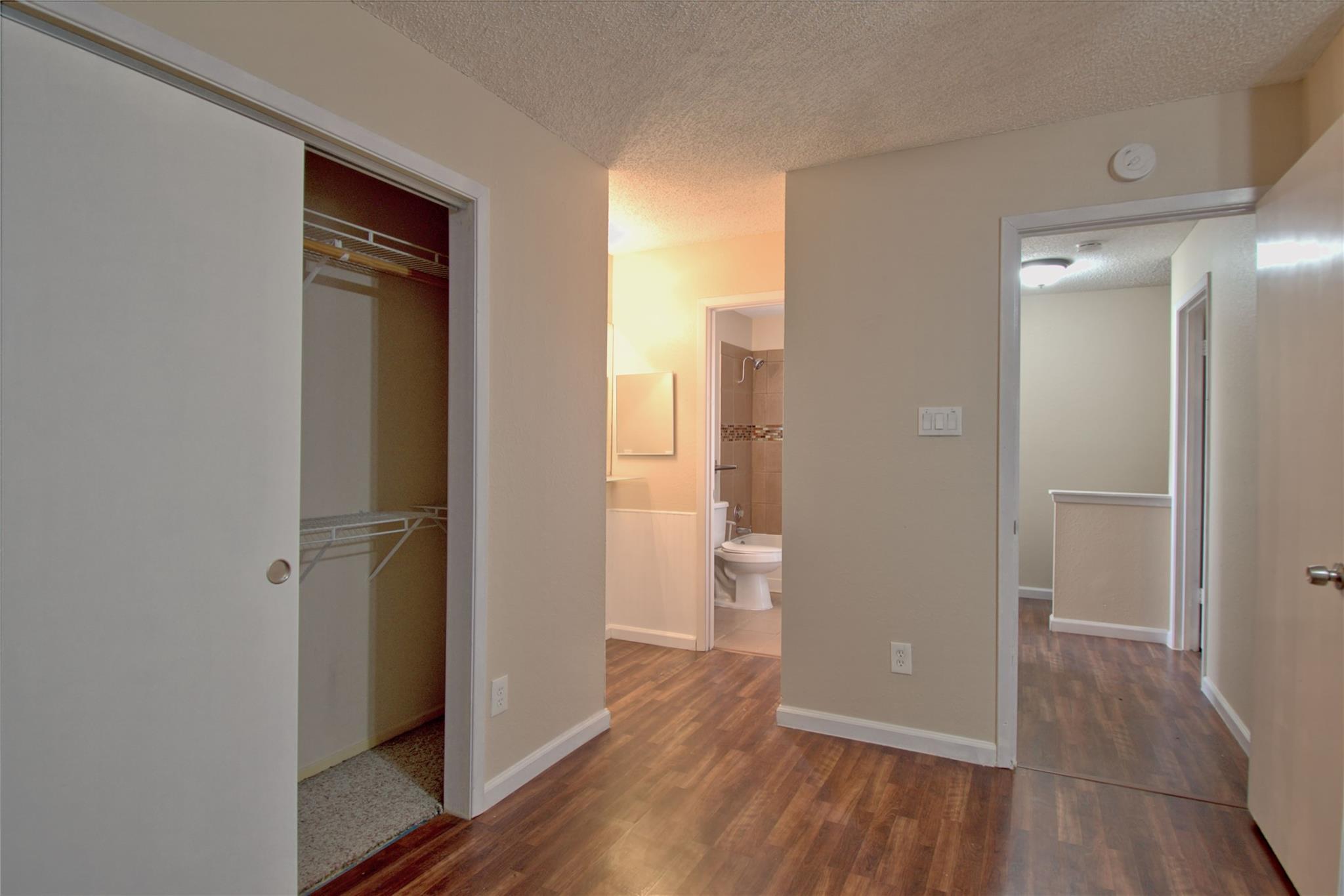 1015 E Yager Ln #151 Property Photo 15