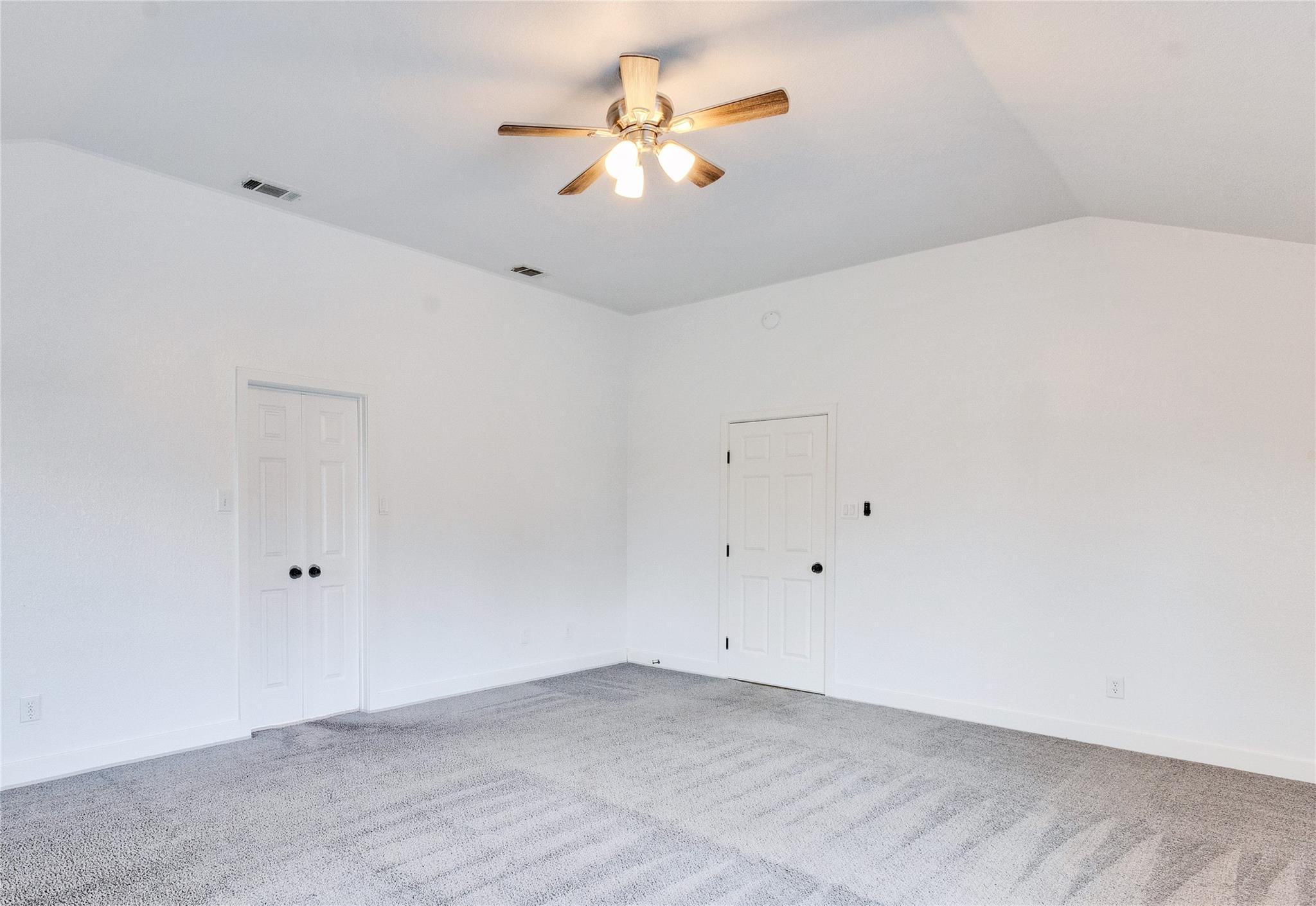 451 County Road 276 Rd Property Photo 12