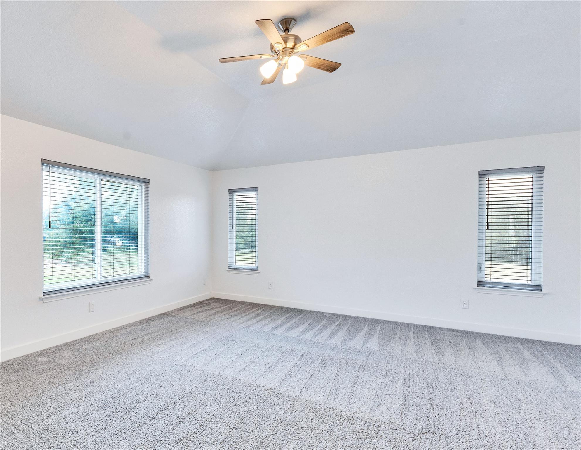 451 County Road 276 Rd Property Photo 14