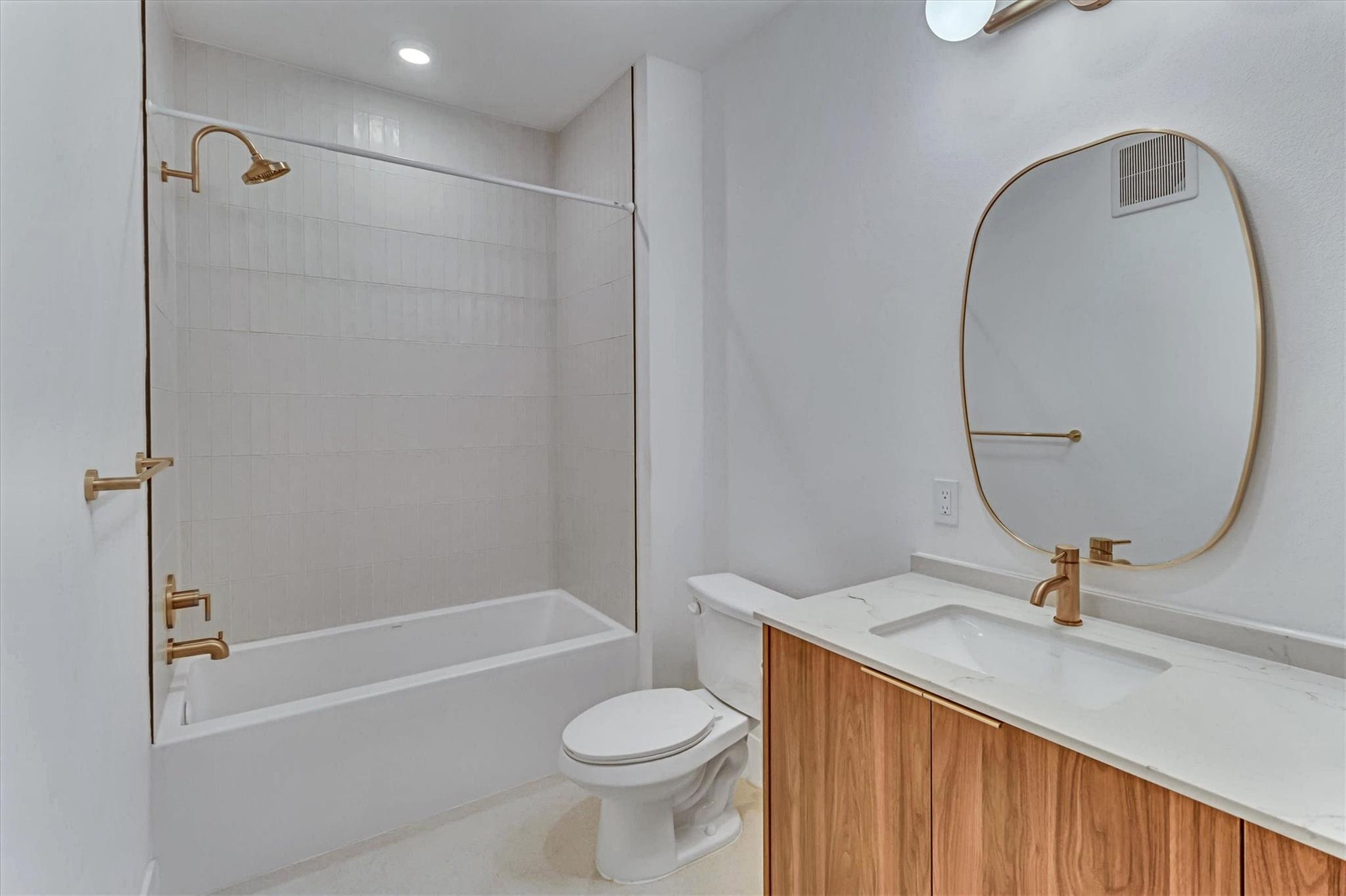 1701 Simond Ave #226 Property Photo 11