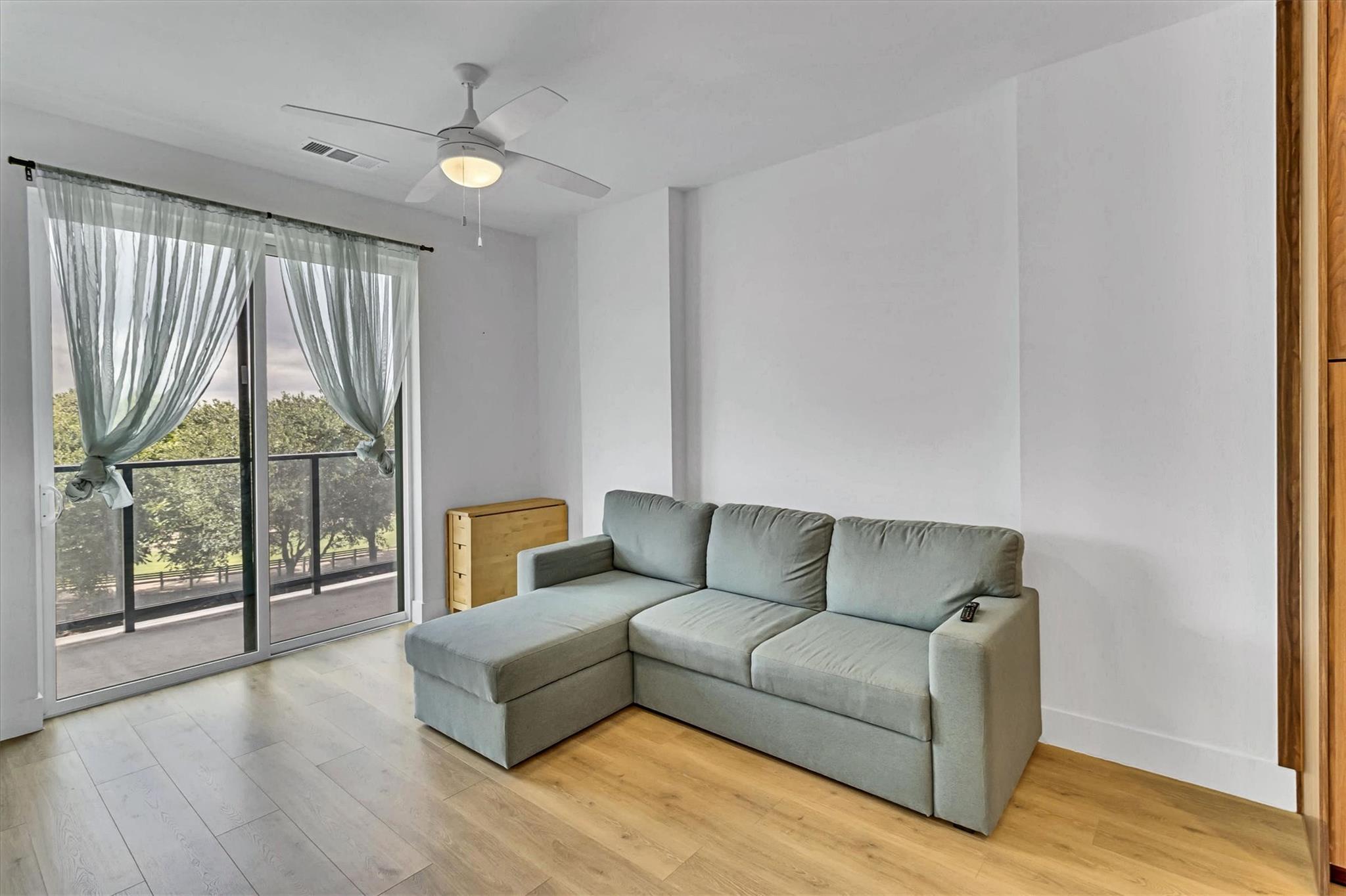 1701 Simond Ave #226 Property Photo 12