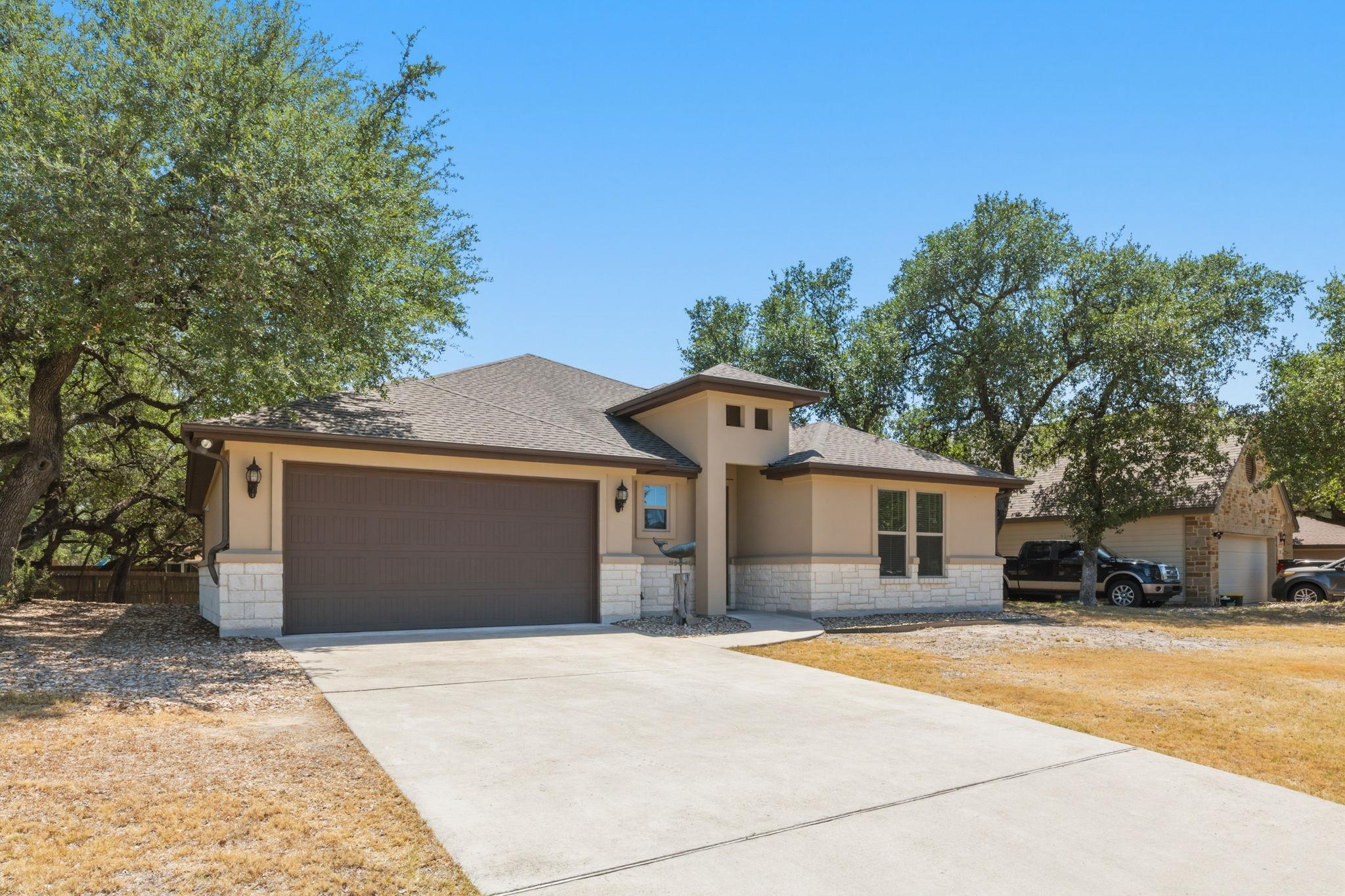 18817 Kelly Dr Property Photo 3