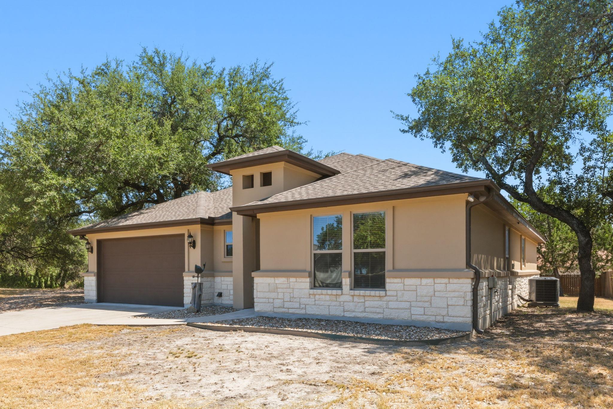18817 Kelly Dr Property Photo 4
