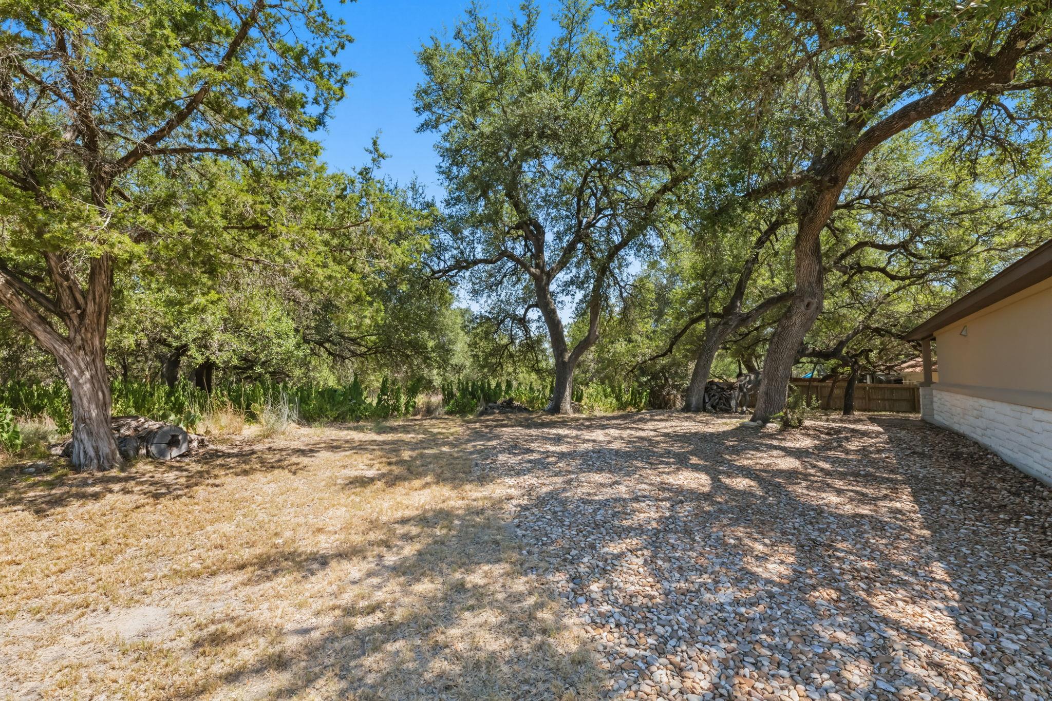18817 Kelly Dr Property Photo 40
