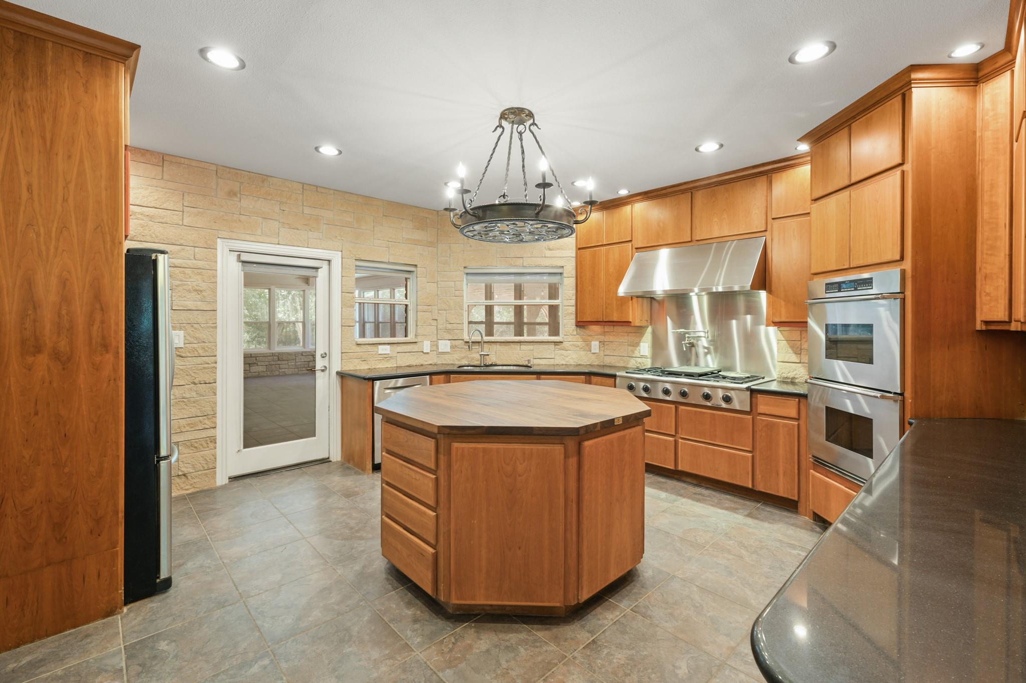 507 Arbors Cir Property Photo 1