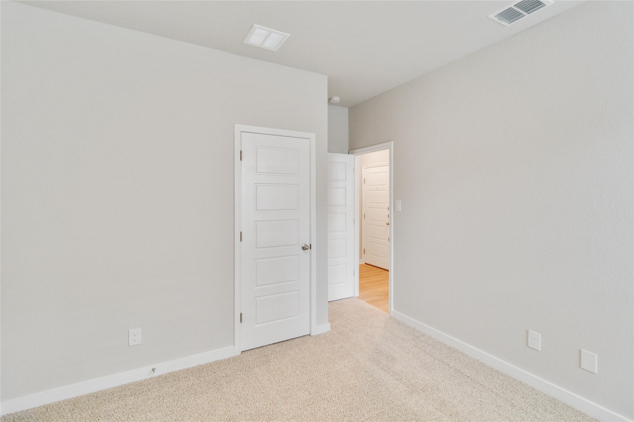 943 Staglin St Property Photo 17