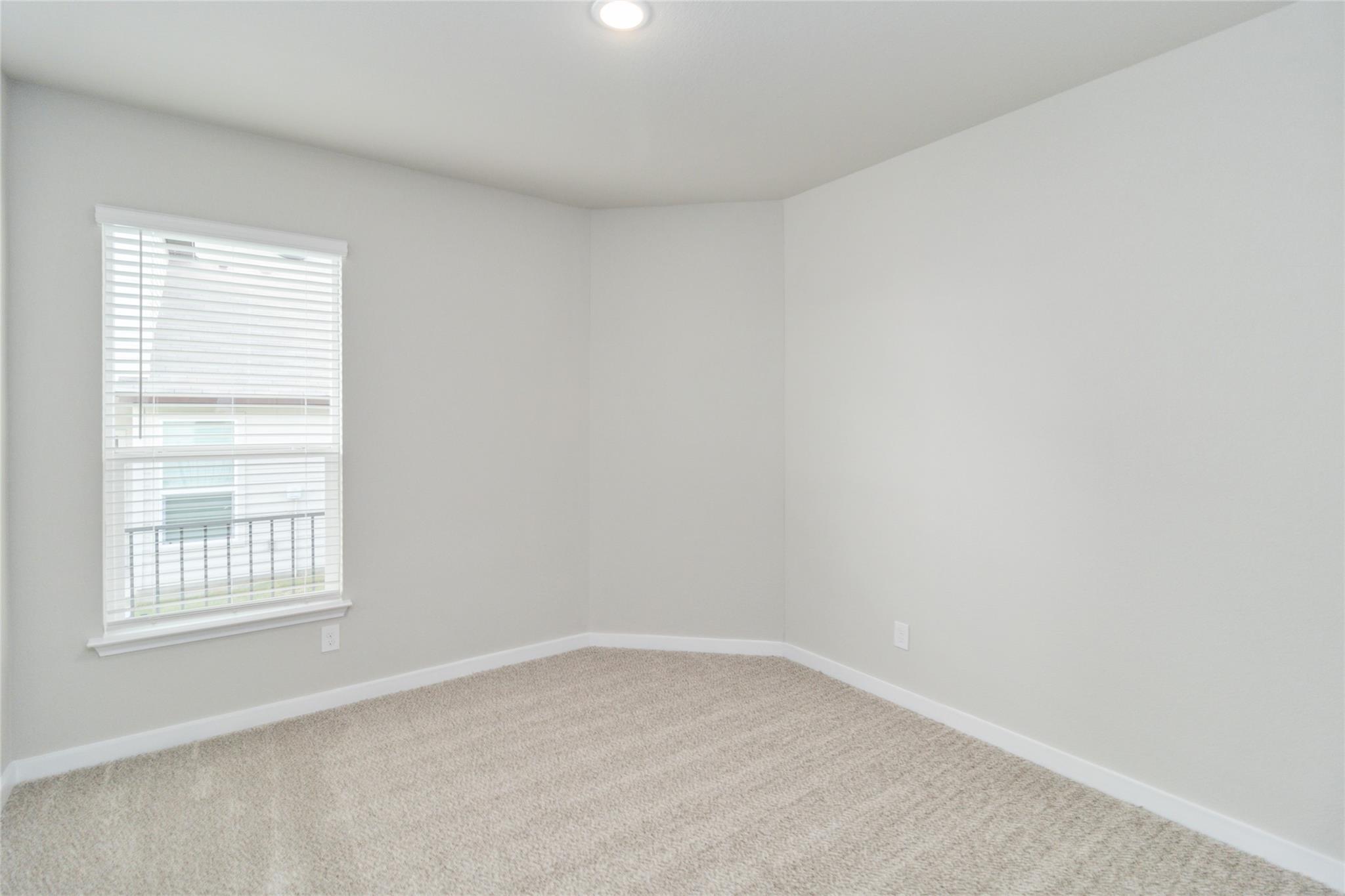 943 Staglin St Property Photo 18