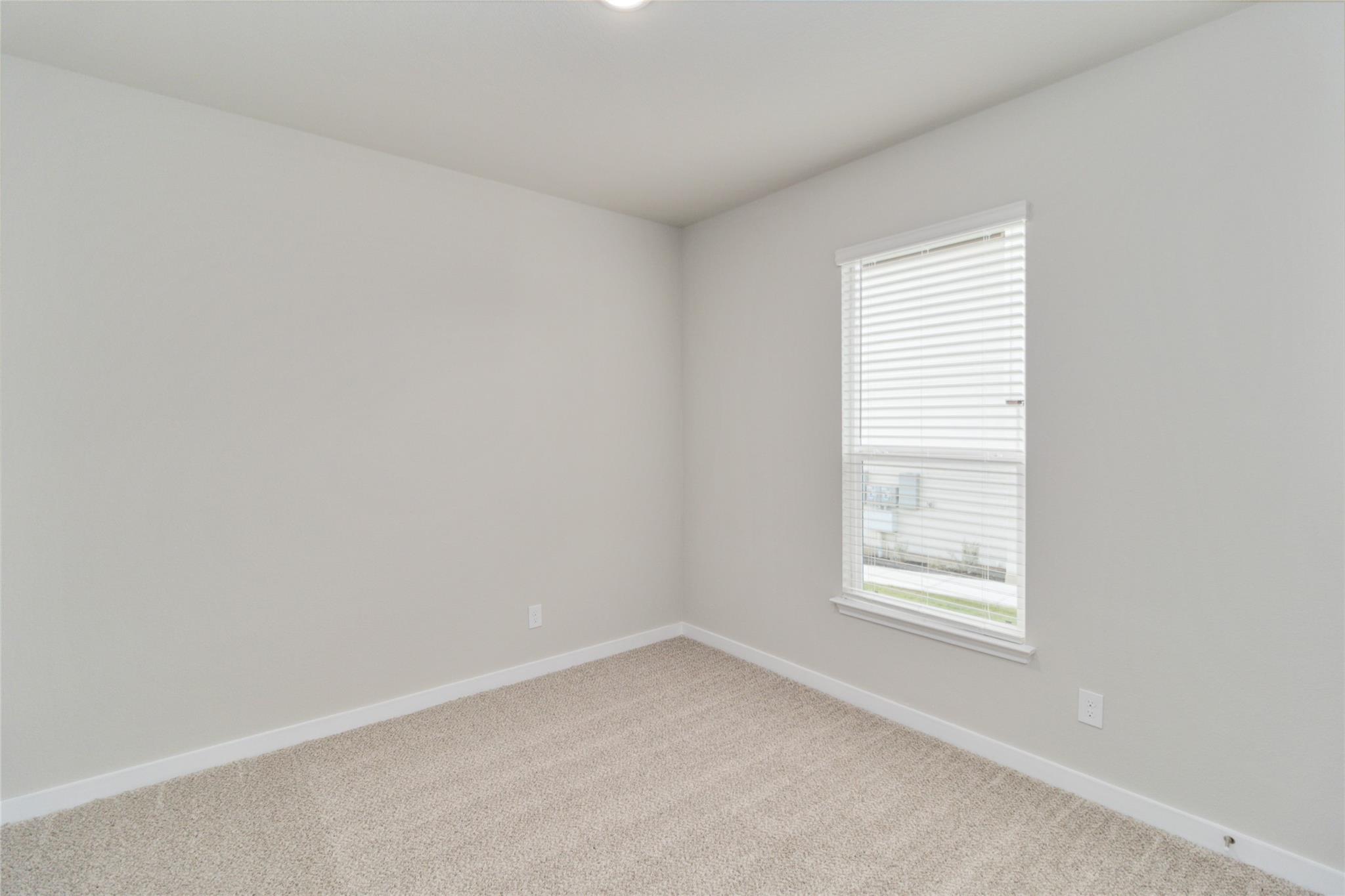943 Staglin St Property Photo 20