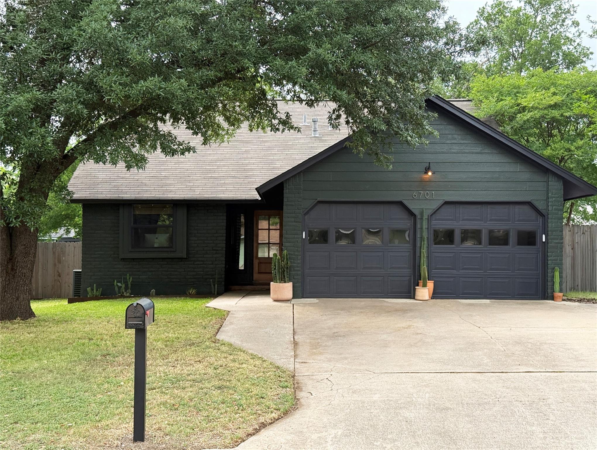 6701 Clubway Ln Property Photo