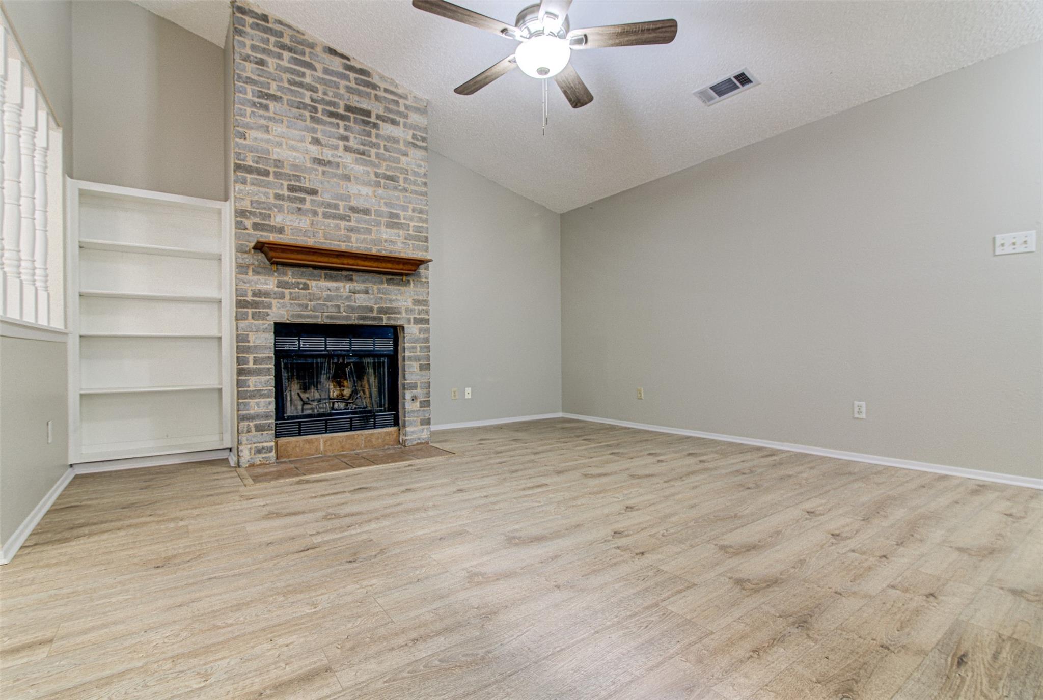 12824 Tomanet Trl #a Property Photo 6
