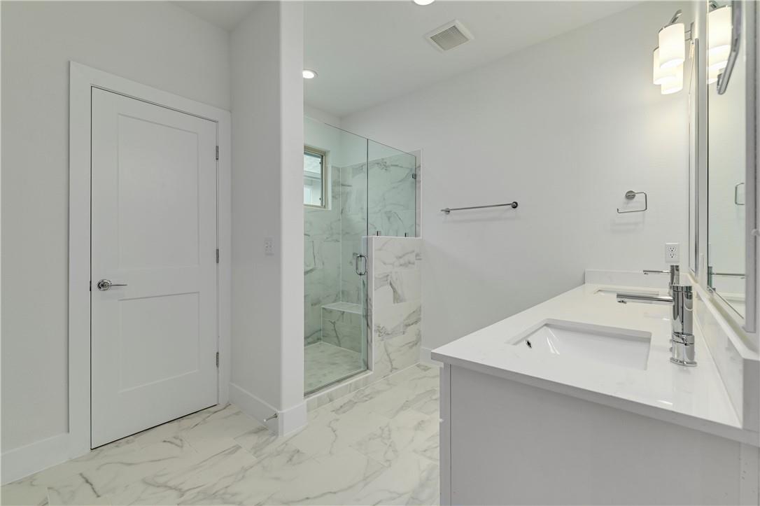 5315 La Crosse Ln #8 Property Photo 12