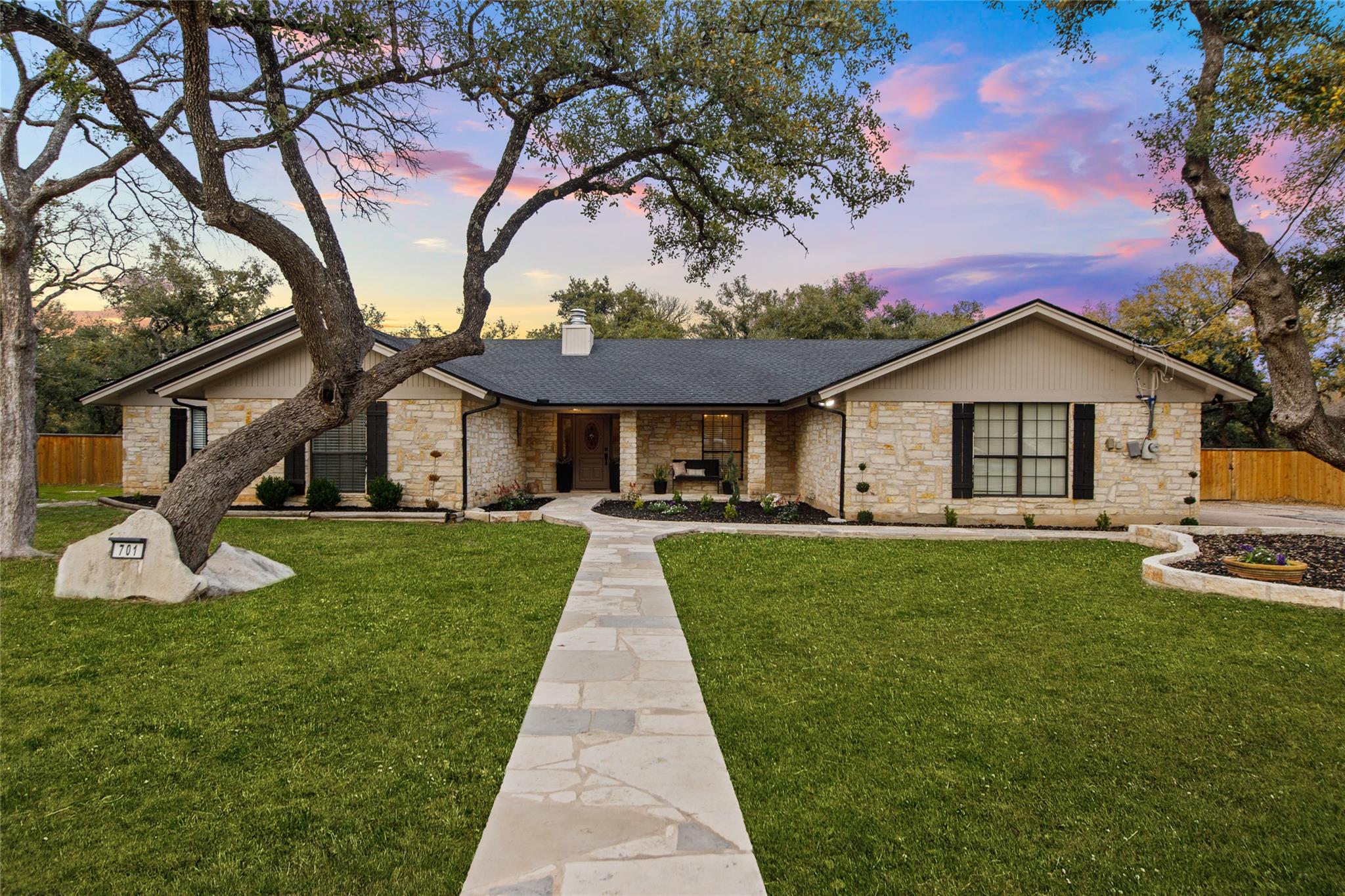 701 W Esparada Dr Property Photo