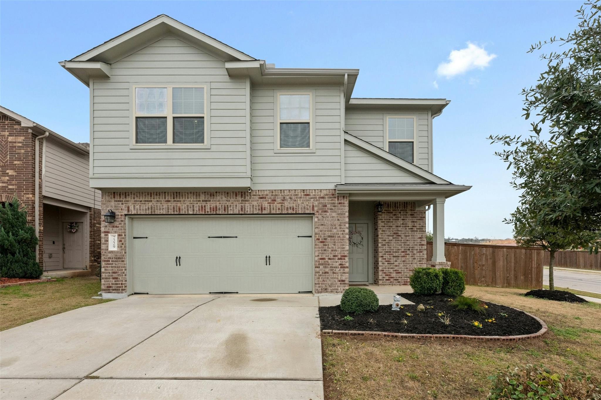7229 Dungarees Way Property Photo 5