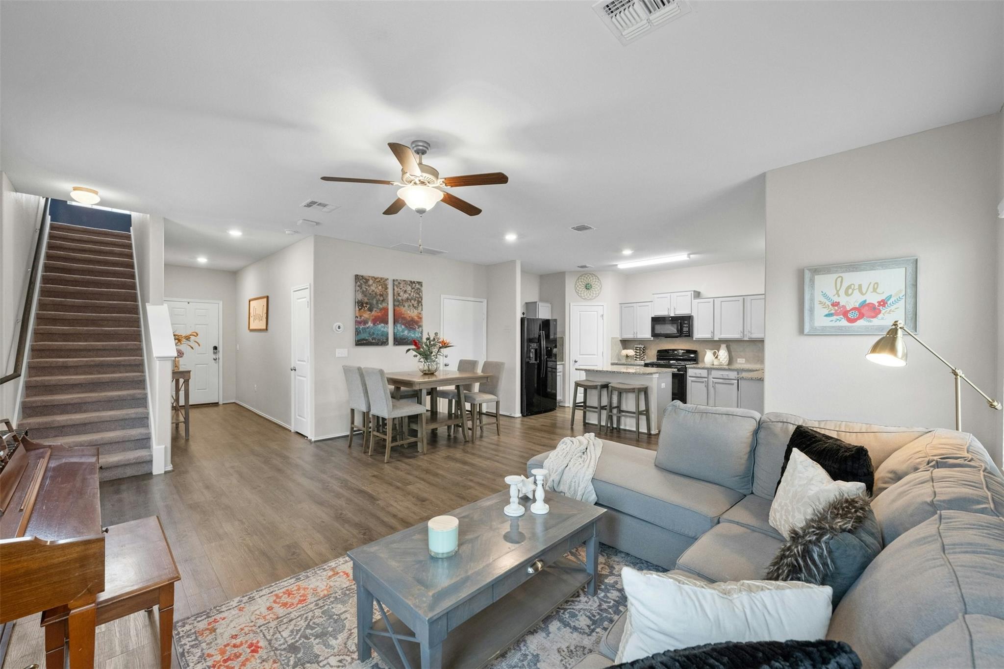 7229 Dungarees Way Property Photo 8