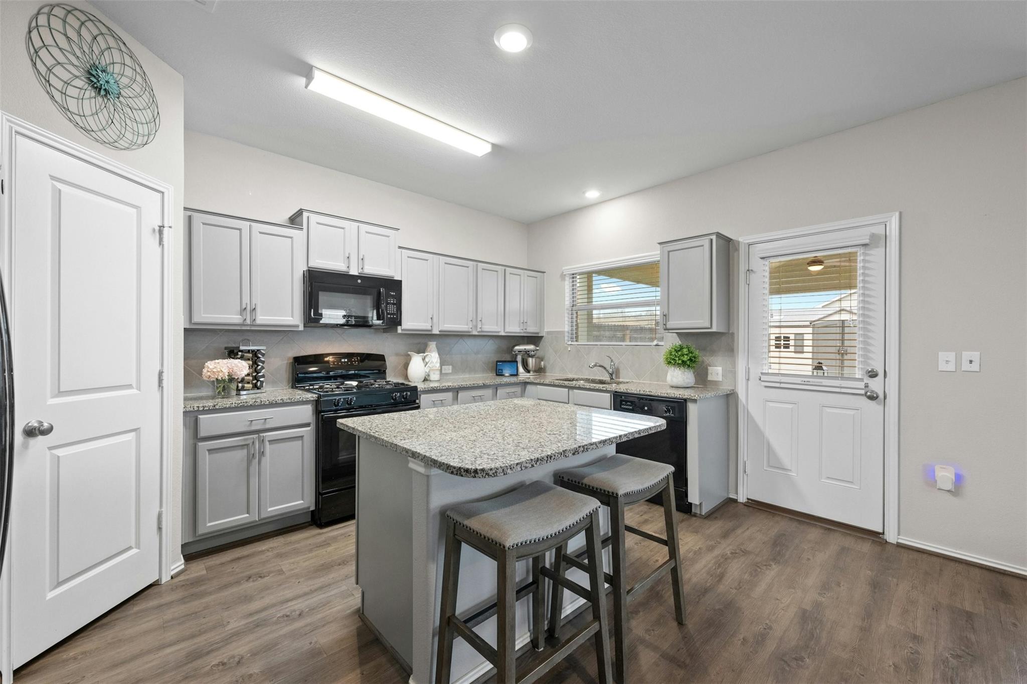 7229 Dungarees Way Property Photo 10