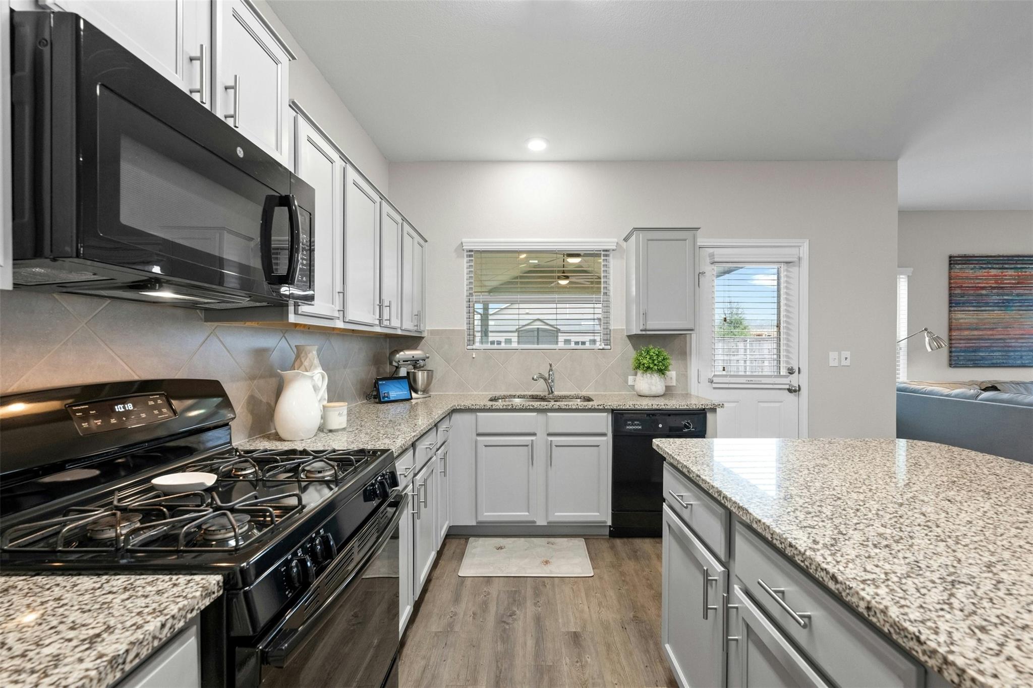 7229 Dungarees Way Property Photo 11